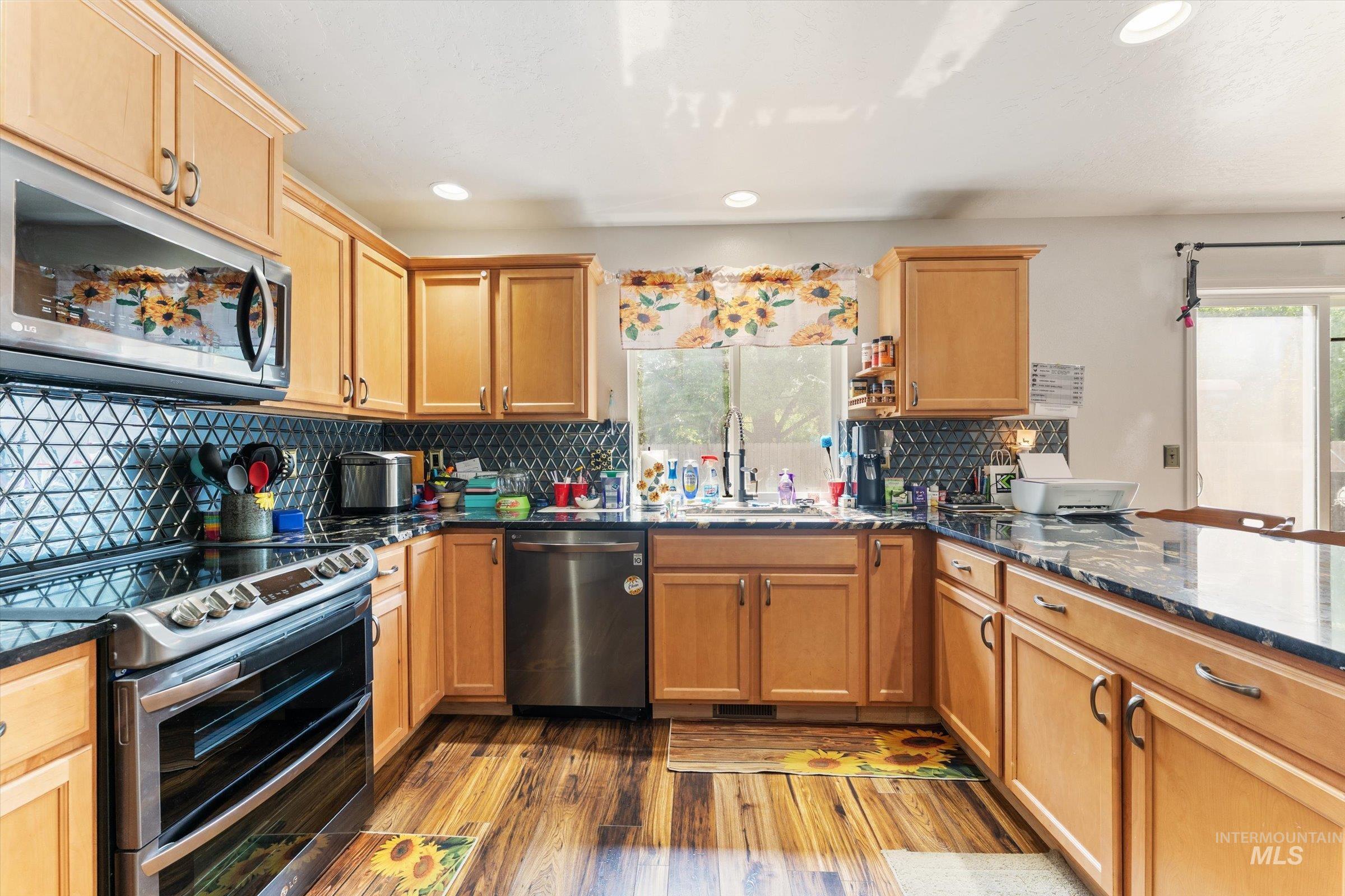 1577 Gold Street, Middleton, Idaho 83644, 5 Bedrooms, 2.5 Bathrooms, Residential For Sale, Price $500,000, 98999813
