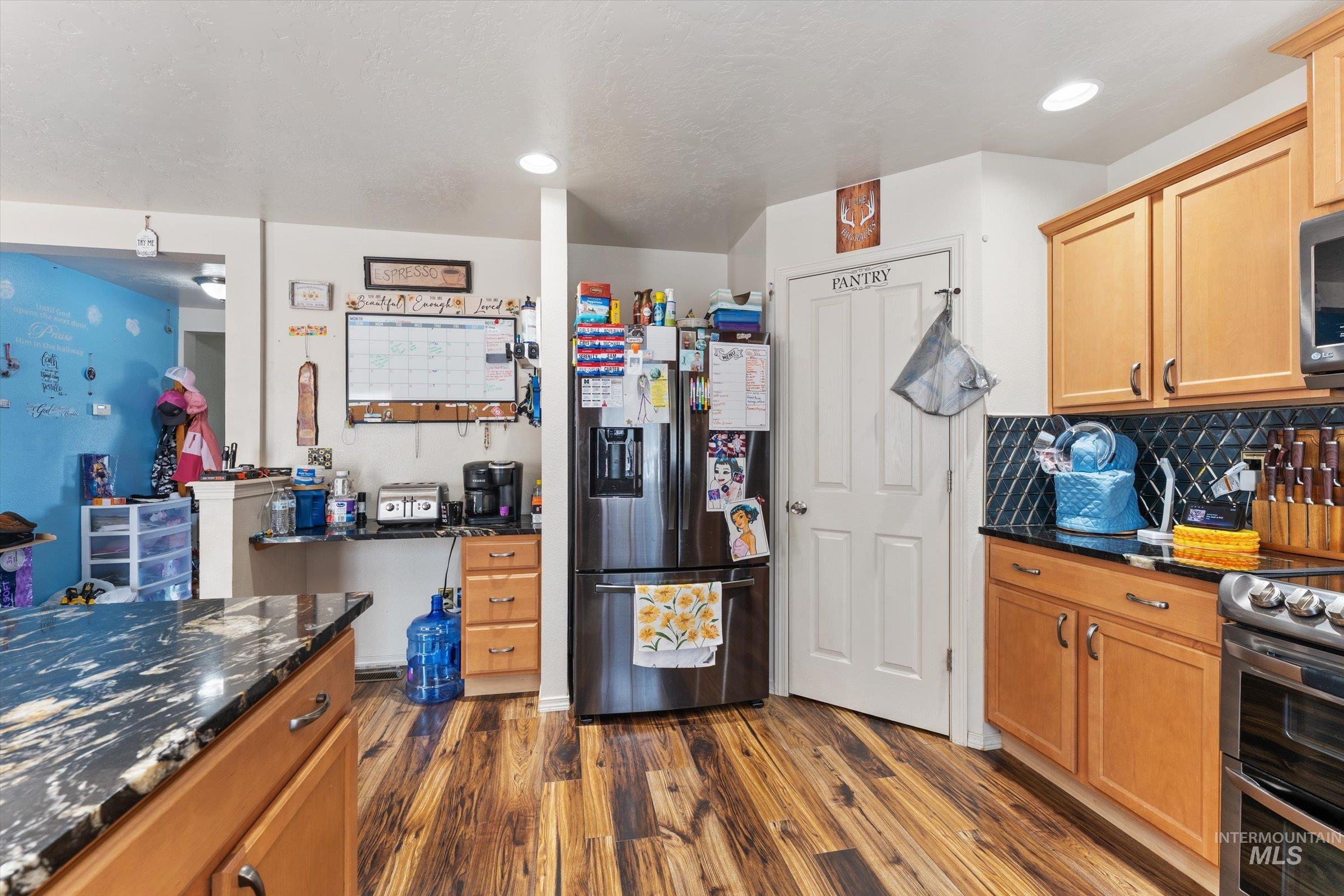 1577 Gold Street, Middleton, Idaho 83644, 5 Bedrooms, 2.5 Bathrooms, Residential For Sale, Price $500,000, 98999813