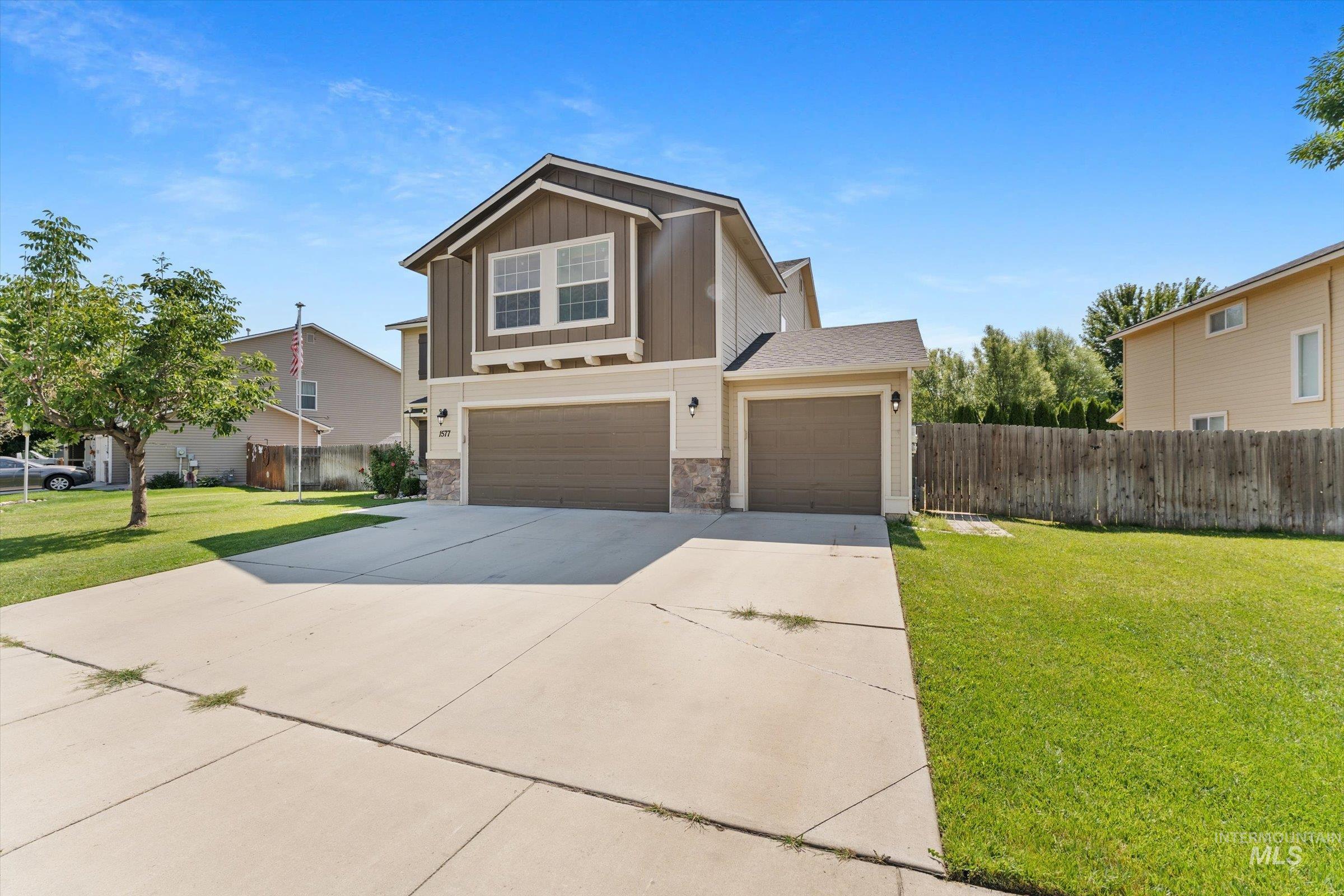 1577 Gold Street, Middleton, Idaho 83644, 5 Bedrooms, 2.5 Bathrooms, Residential For Sale, Price $500,000, 98999813