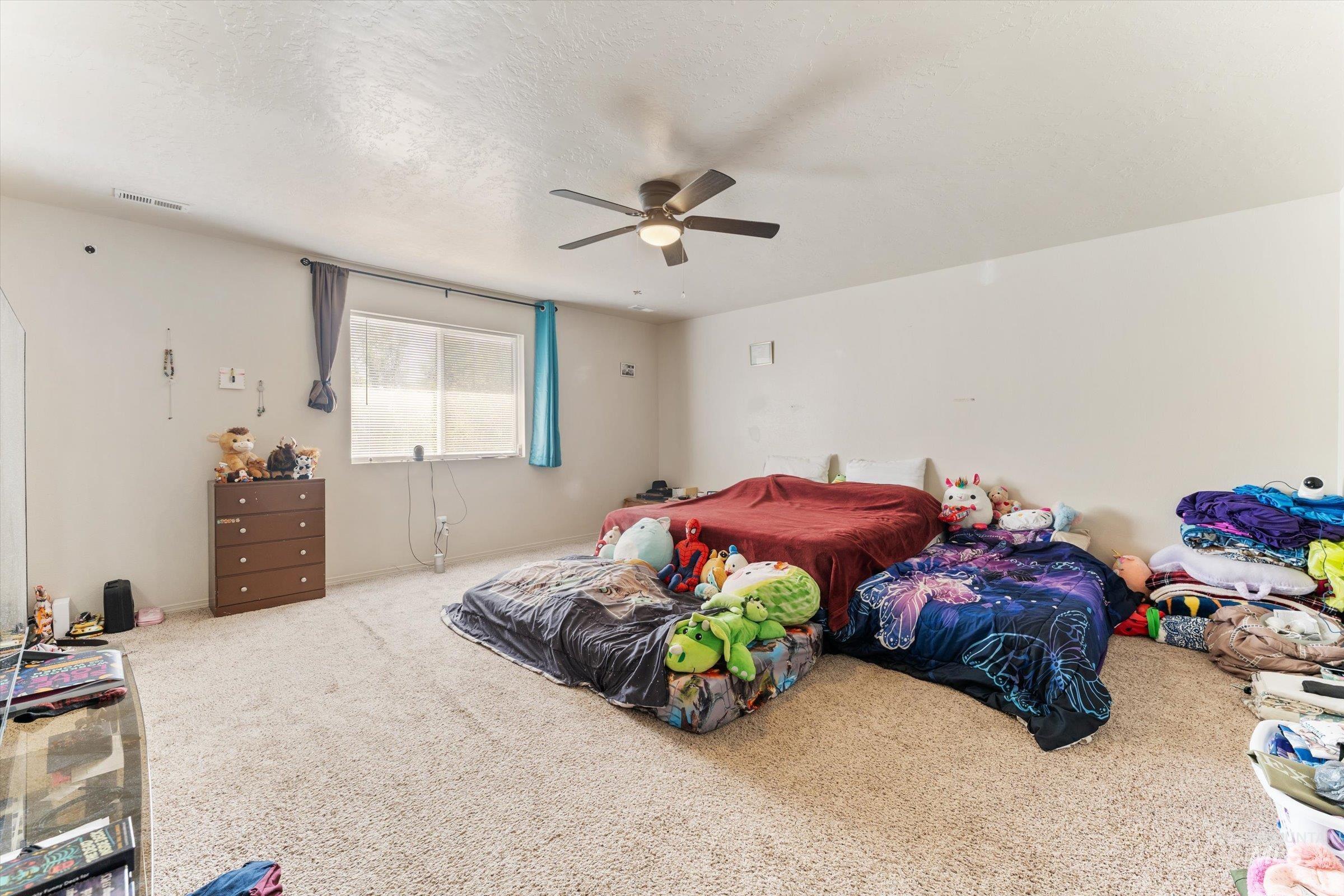 1577 Gold Street, Middleton, Idaho 83644, 5 Bedrooms, 2.5 Bathrooms, Residential For Sale, Price $500,000, 98999813