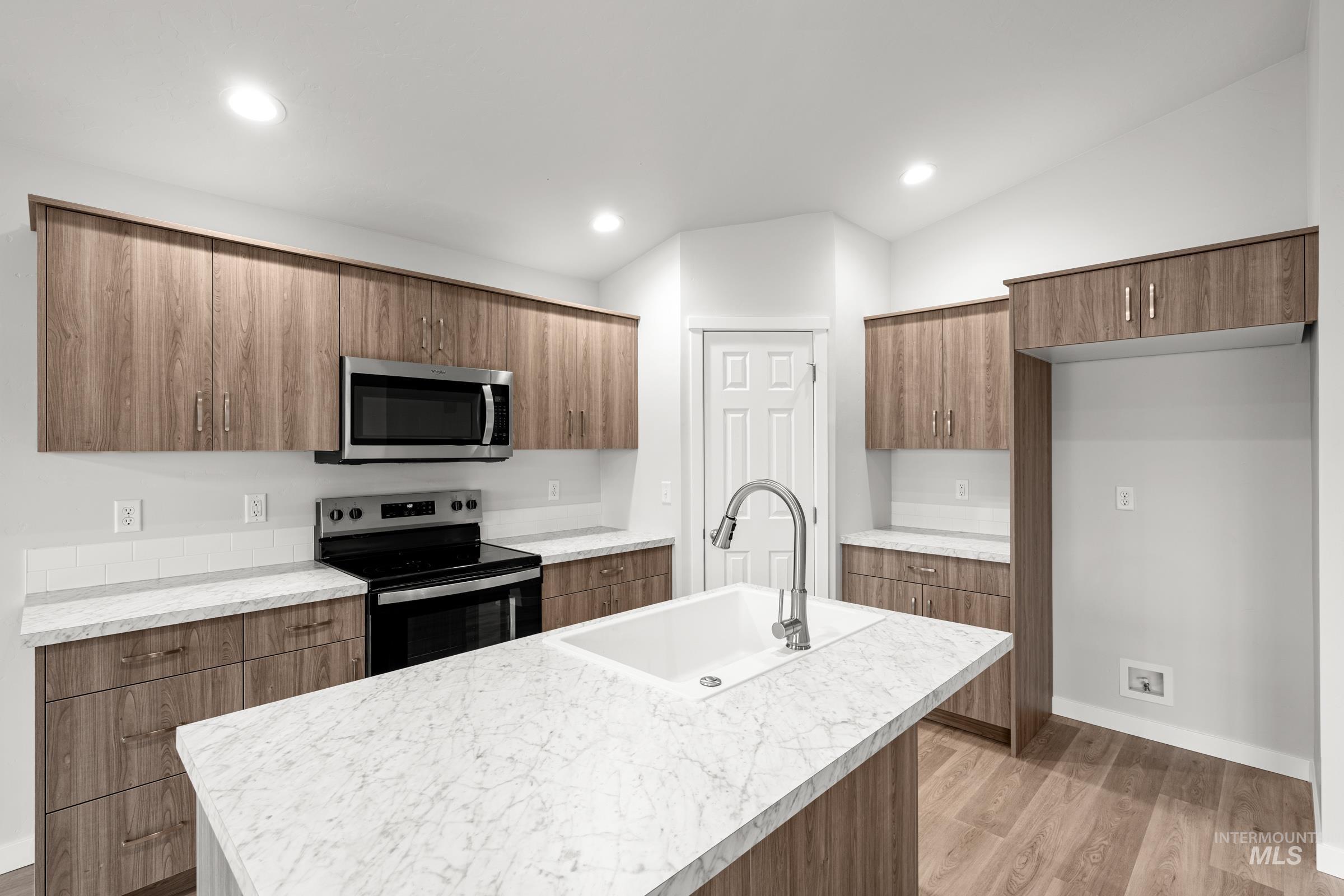 3166 W Taiban Creek Dr, Kuna, Idaho 83634, 3 Bedrooms, 2 Bathrooms, Residential For Sale, Price $429,990, 98999817