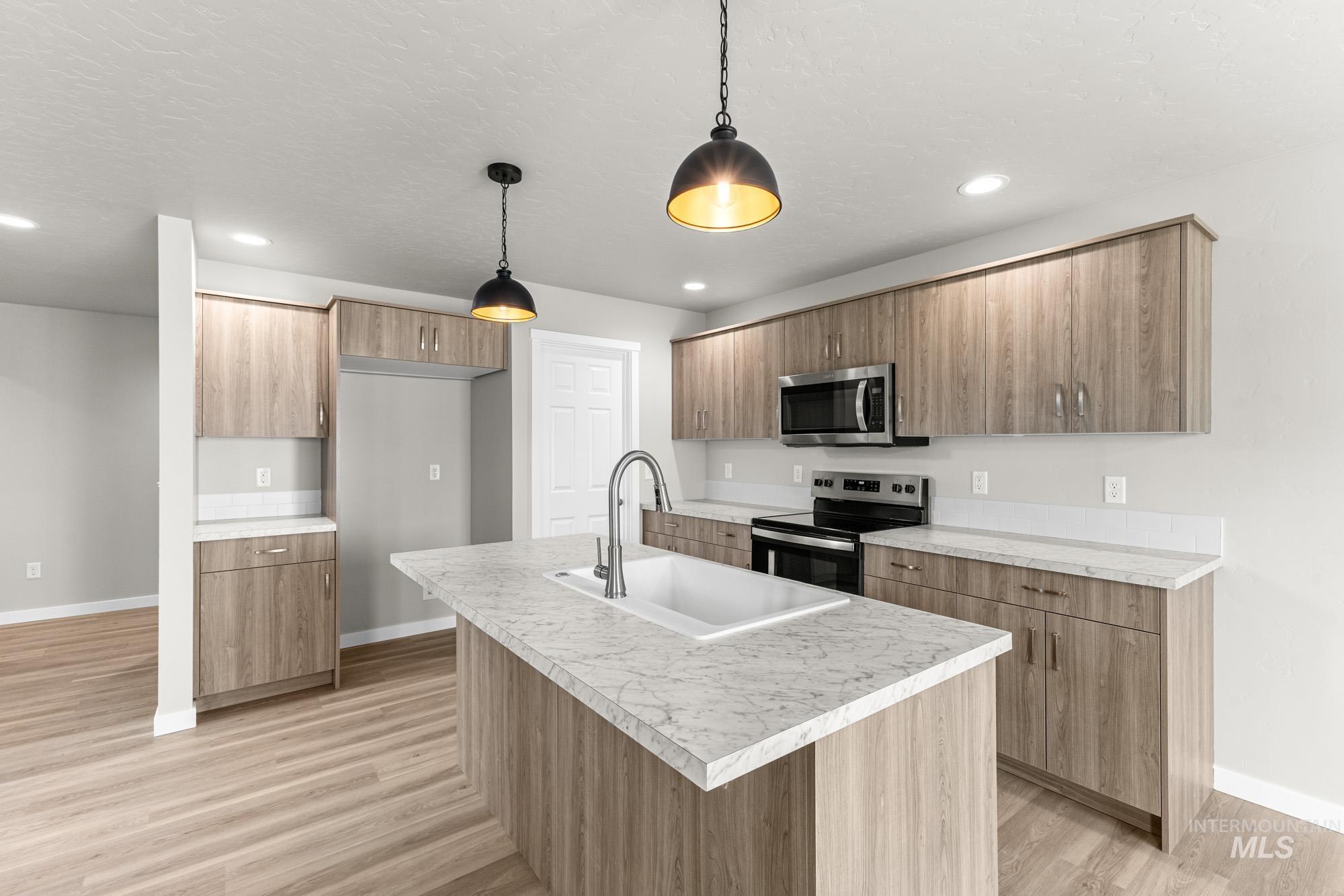3143 W Animas Creek Dr, Kuna, Idaho 83634, 3 Bedrooms, 2.5 Bathrooms, Residential For Sale, Price $456,990, 98999819