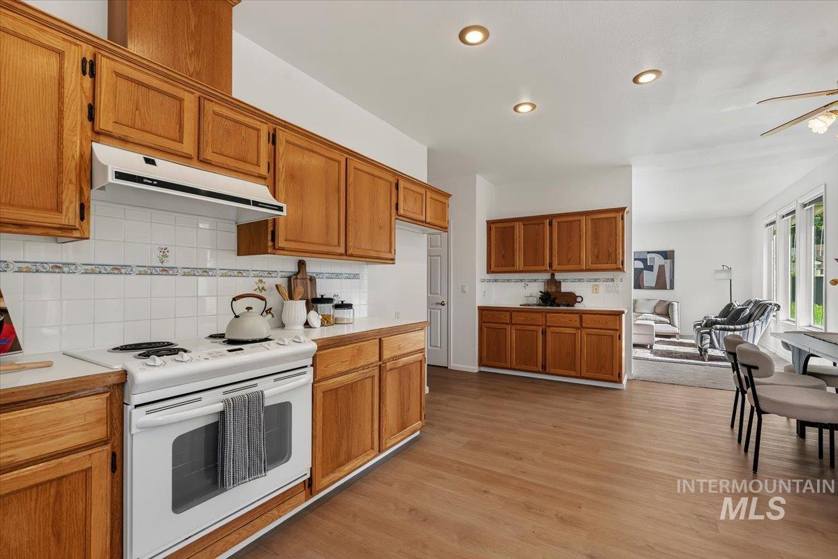 1830 SE 3rd Way, Meridian, Idaho 83642, 3 Bedrooms, 3 Bathrooms, Residential For Sale, Price $619,900, 98999820