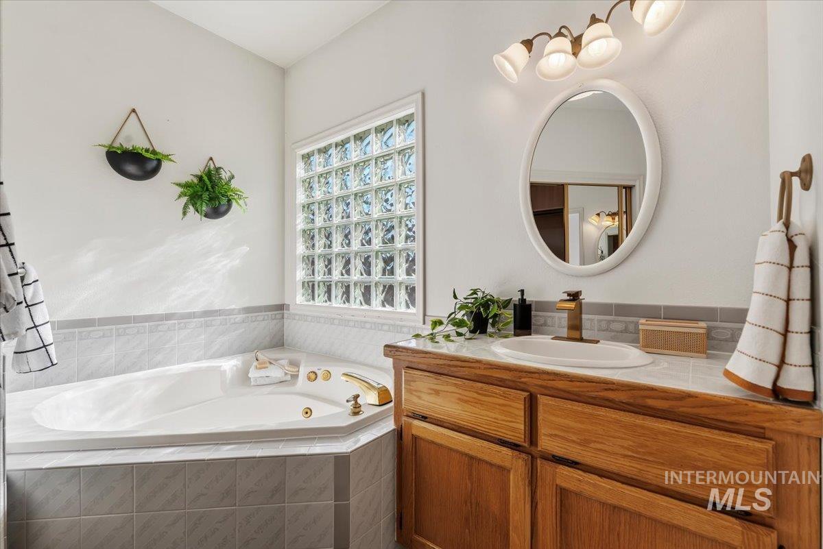 1830 SE 3rd Way, Meridian, Idaho 83642, 3 Bedrooms, 3 Bathrooms, Residential For Sale, Price $619,900, 98999820