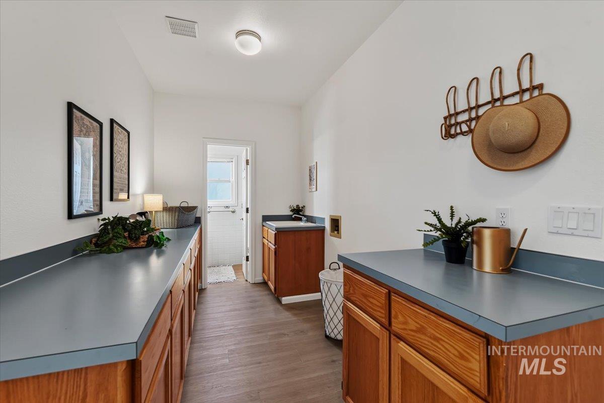 1830 SE 3rd Way, Meridian, Idaho 83642, 3 Bedrooms, 3 Bathrooms, Residential For Sale, Price $619,900, 98999820