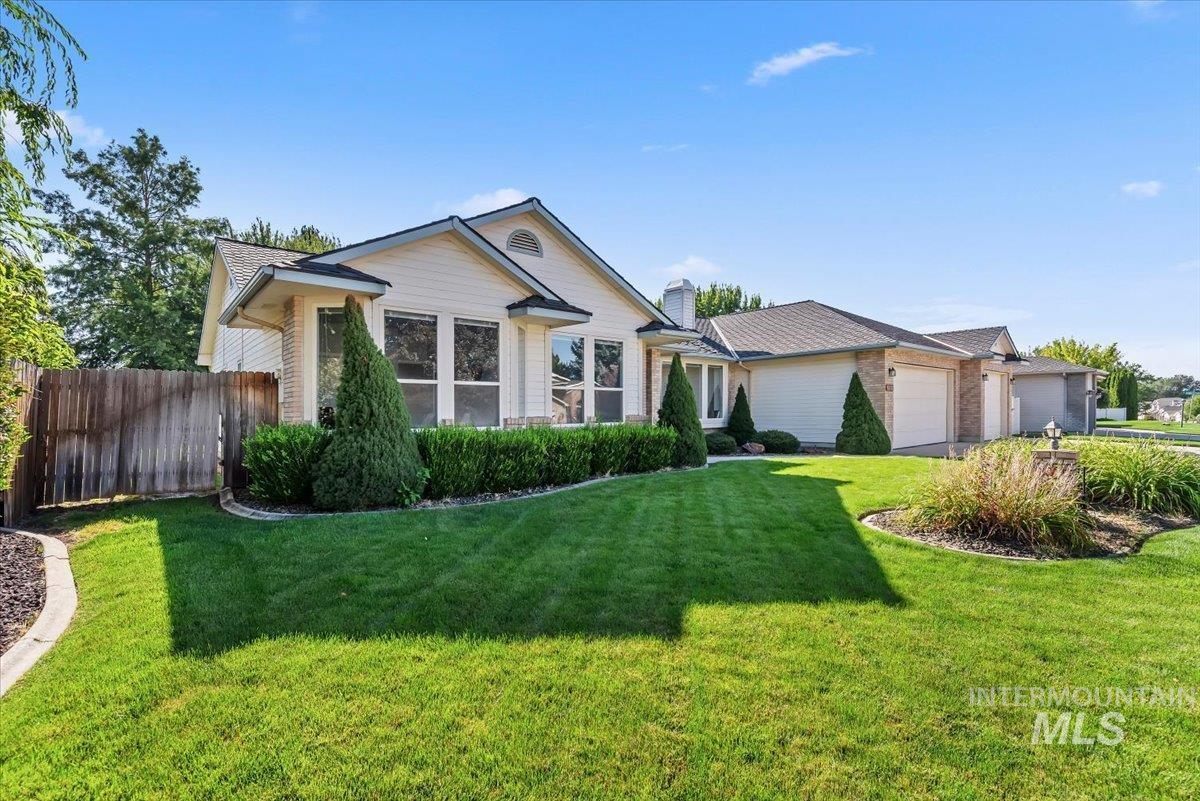 1830 SE 3rd Way, Meridian, Idaho 83642, 3 Bedrooms, 3 Bathrooms, Residential For Sale, Price $619,900, 98999820