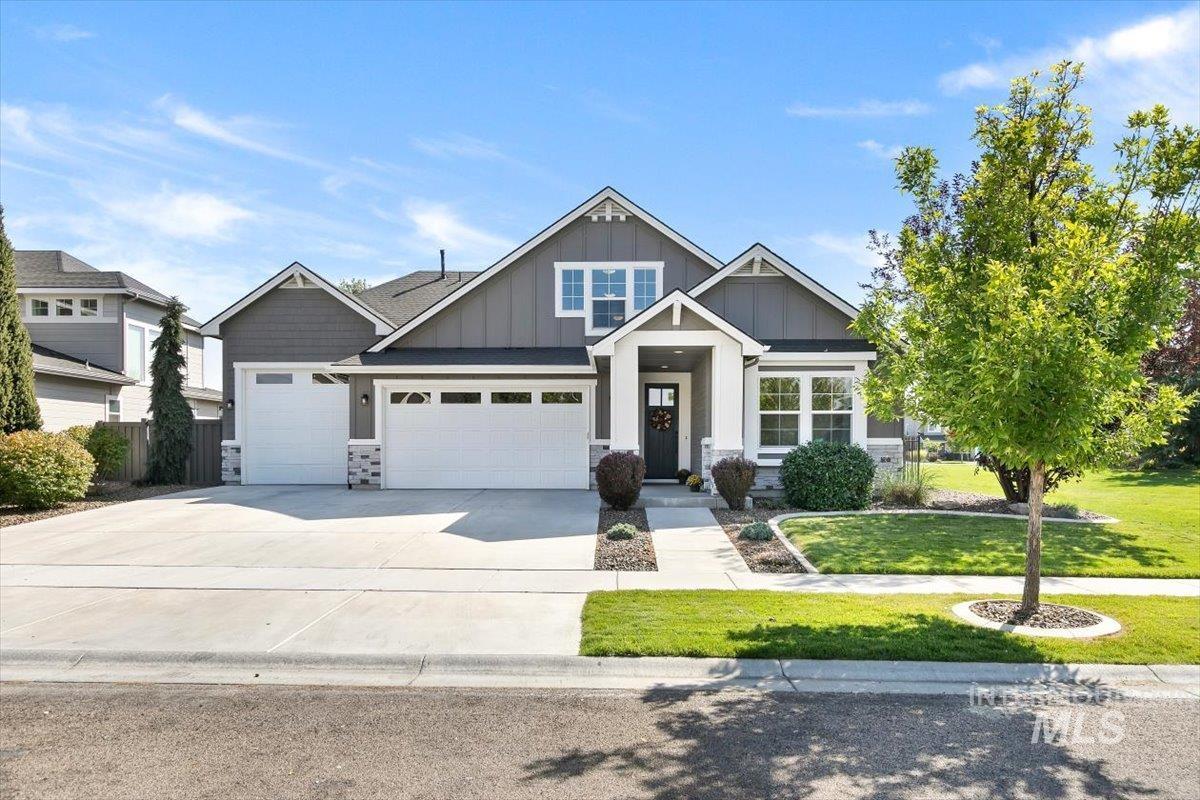 3901 E Woodville Dr., Meridian, Idaho 83642, 4 Bedrooms, 3 Bathrooms, Residential For Sale, Price $849,900, 98999822
