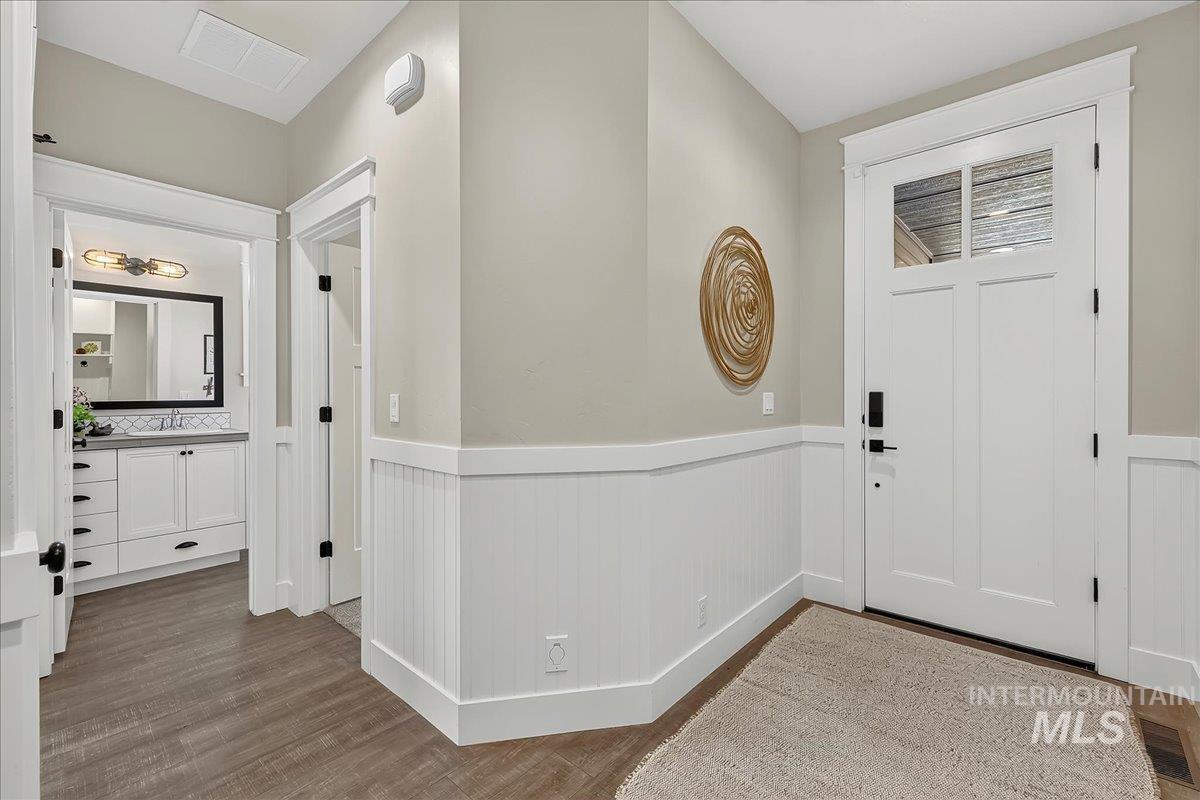 3901 E Woodville Dr., Meridian, Idaho 83642, 4 Bedrooms, 3 Bathrooms, Residential For Sale, Price $849,900, 98999822
