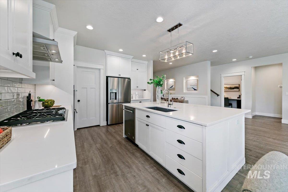 3901 E Woodville Dr., Meridian, Idaho 83642, 4 Bedrooms, 3 Bathrooms, Residential For Sale, Price $849,900, 98999822