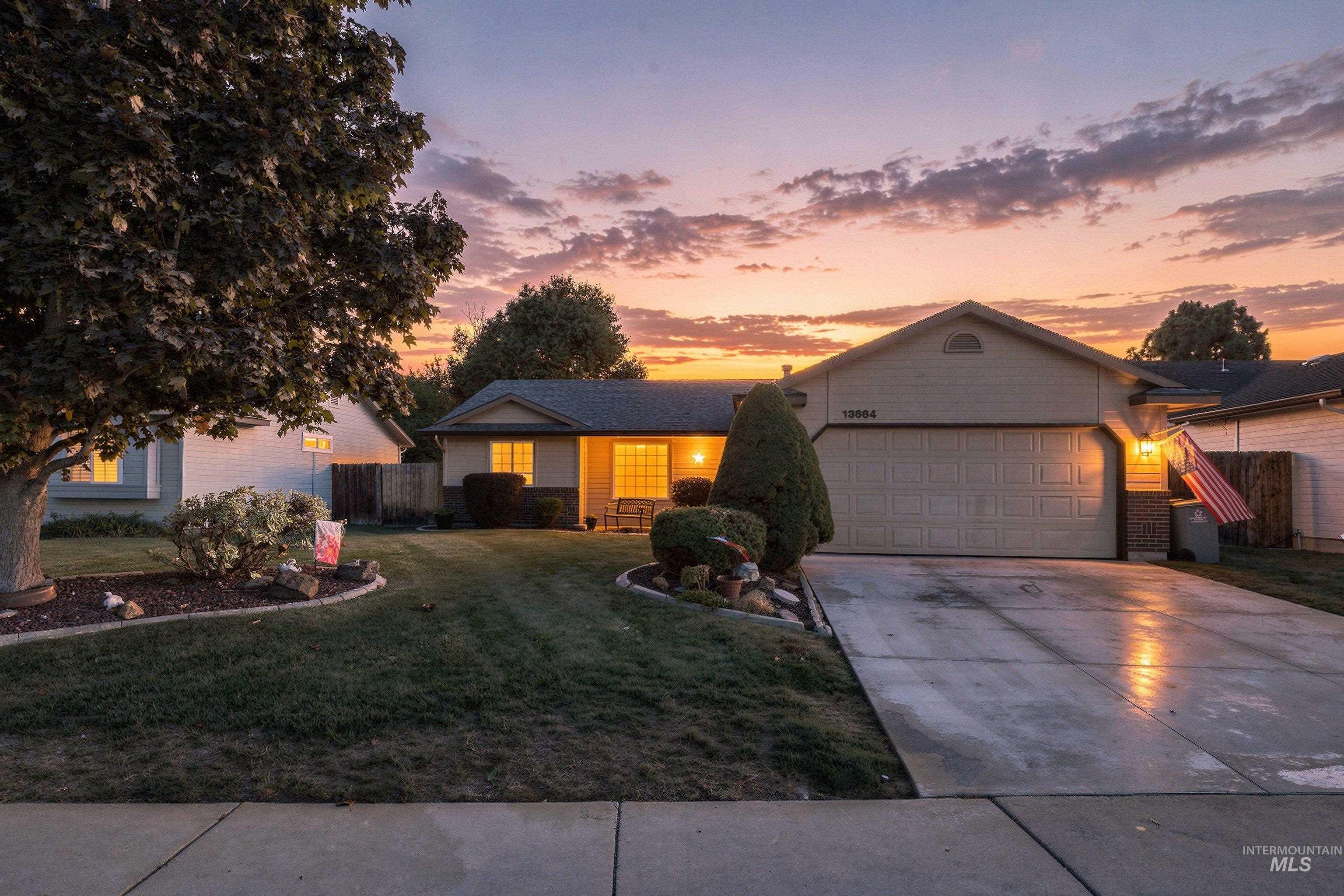 13664 W Meadowdale Dr, Boise, Idaho 83713, 3 Bedrooms, 2 Bathrooms, Residential For Sale, Price $434,900, 98999824