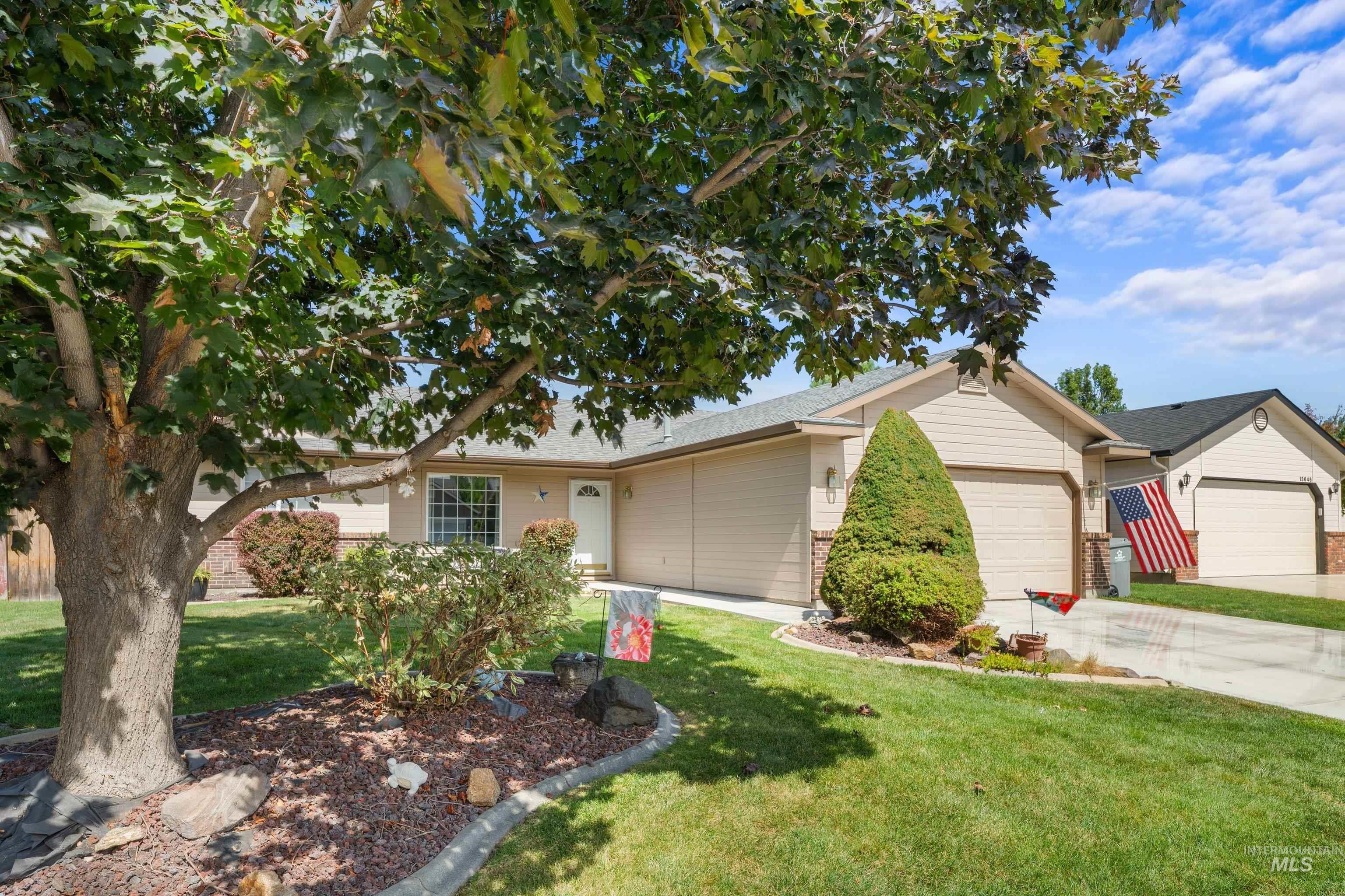 13664 W Meadowdale Dr, Boise, Idaho 83713, 3 Bedrooms, 2 Bathrooms, Residential For Sale, Price $434,900, 98999824