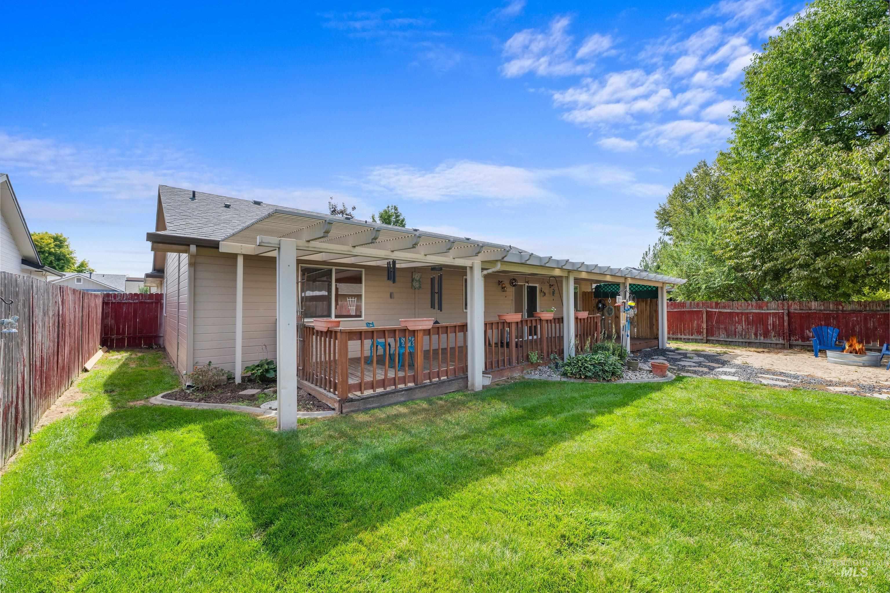 13664 W Meadowdale Dr, Boise, Idaho 83713, 3 Bedrooms, 2 Bathrooms, Residential For Sale, Price $434,900, 98999824