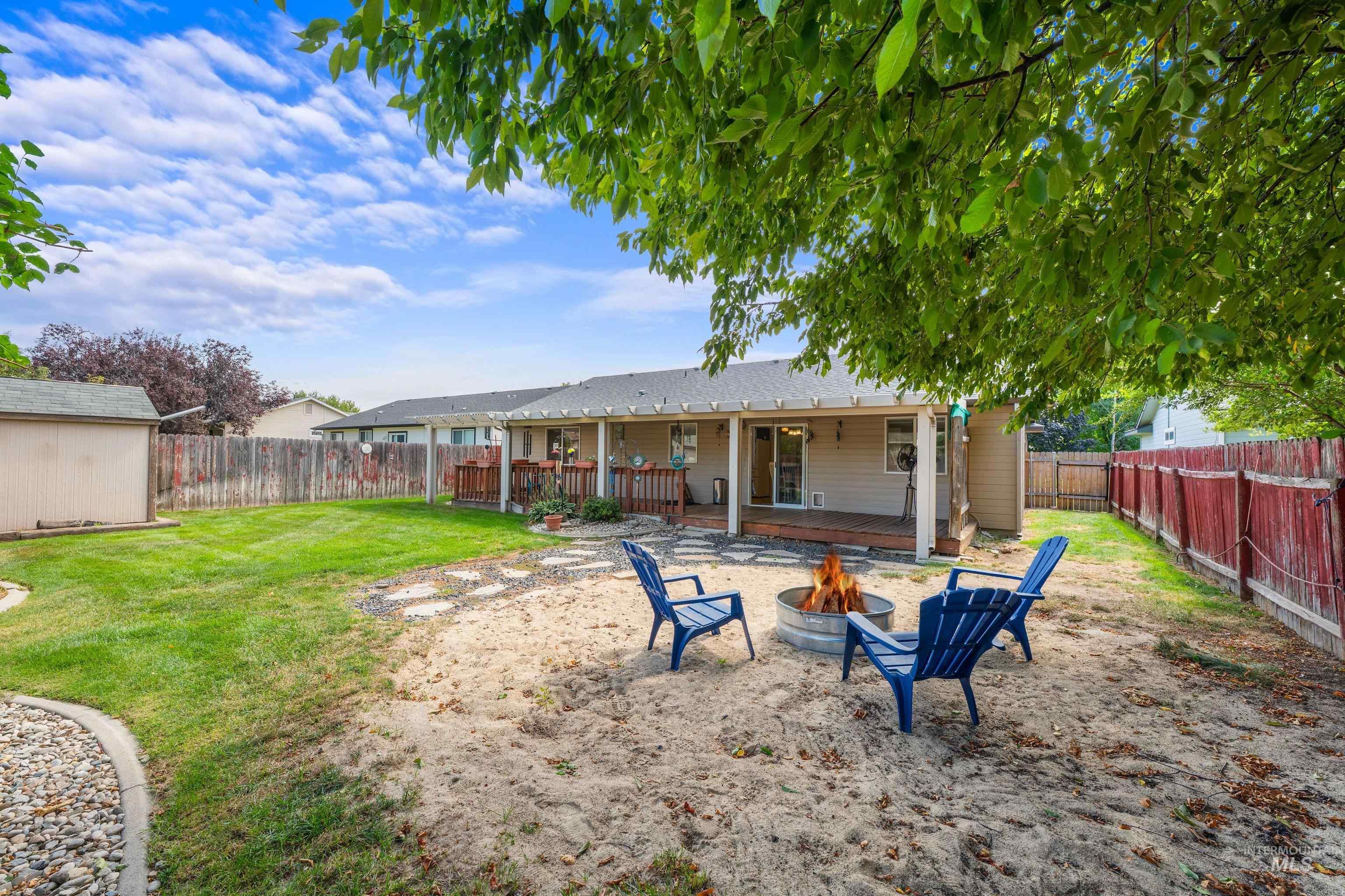 13664 W Meadowdale Dr, Boise, Idaho 83713, 3 Bedrooms, 2 Bathrooms, Residential For Sale, Price $434,900, 98999824