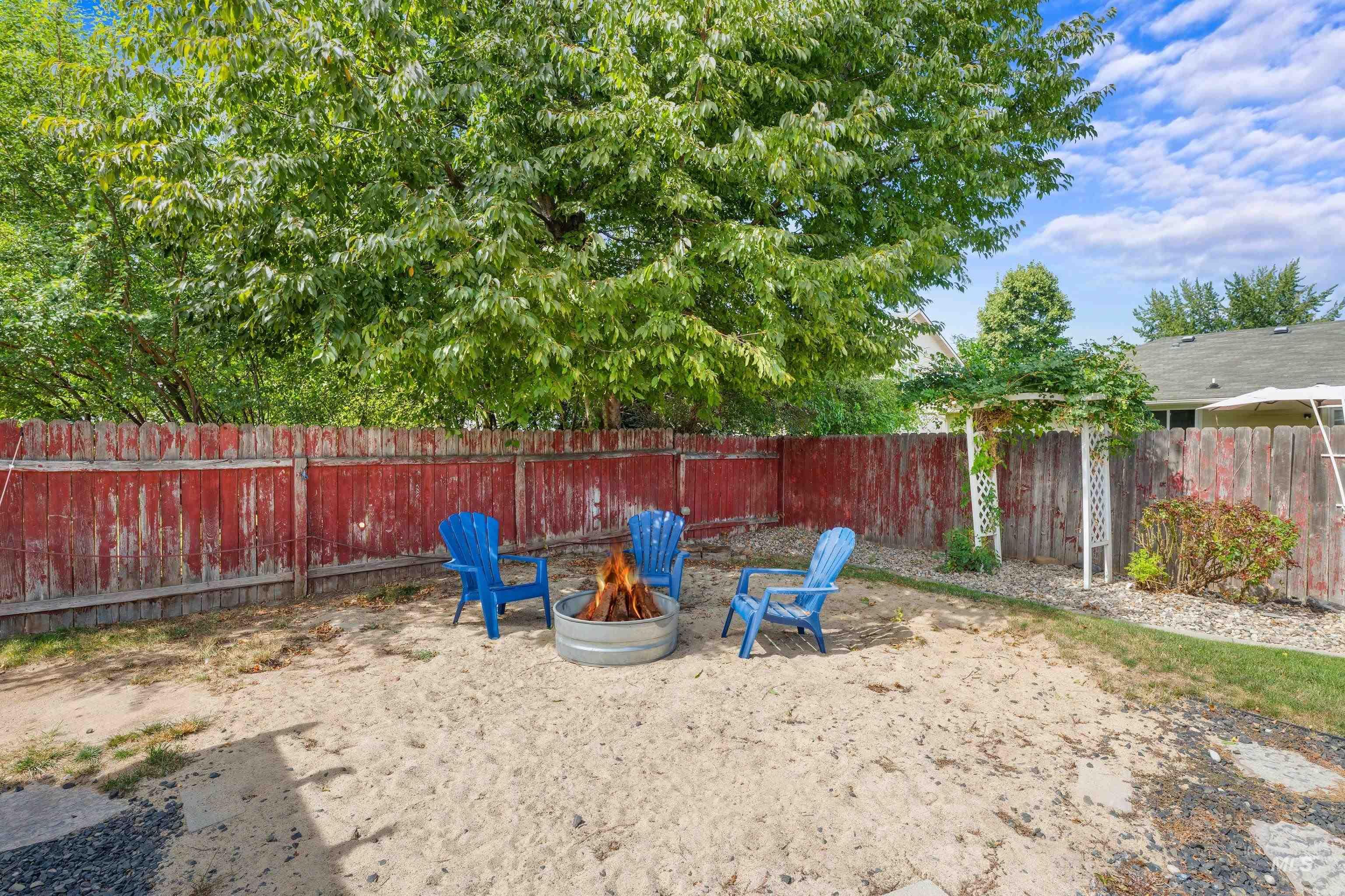 13664 W Meadowdale Dr, Boise, Idaho 83713, 3 Bedrooms, 2 Bathrooms, Residential For Sale, Price $434,900, 98999824