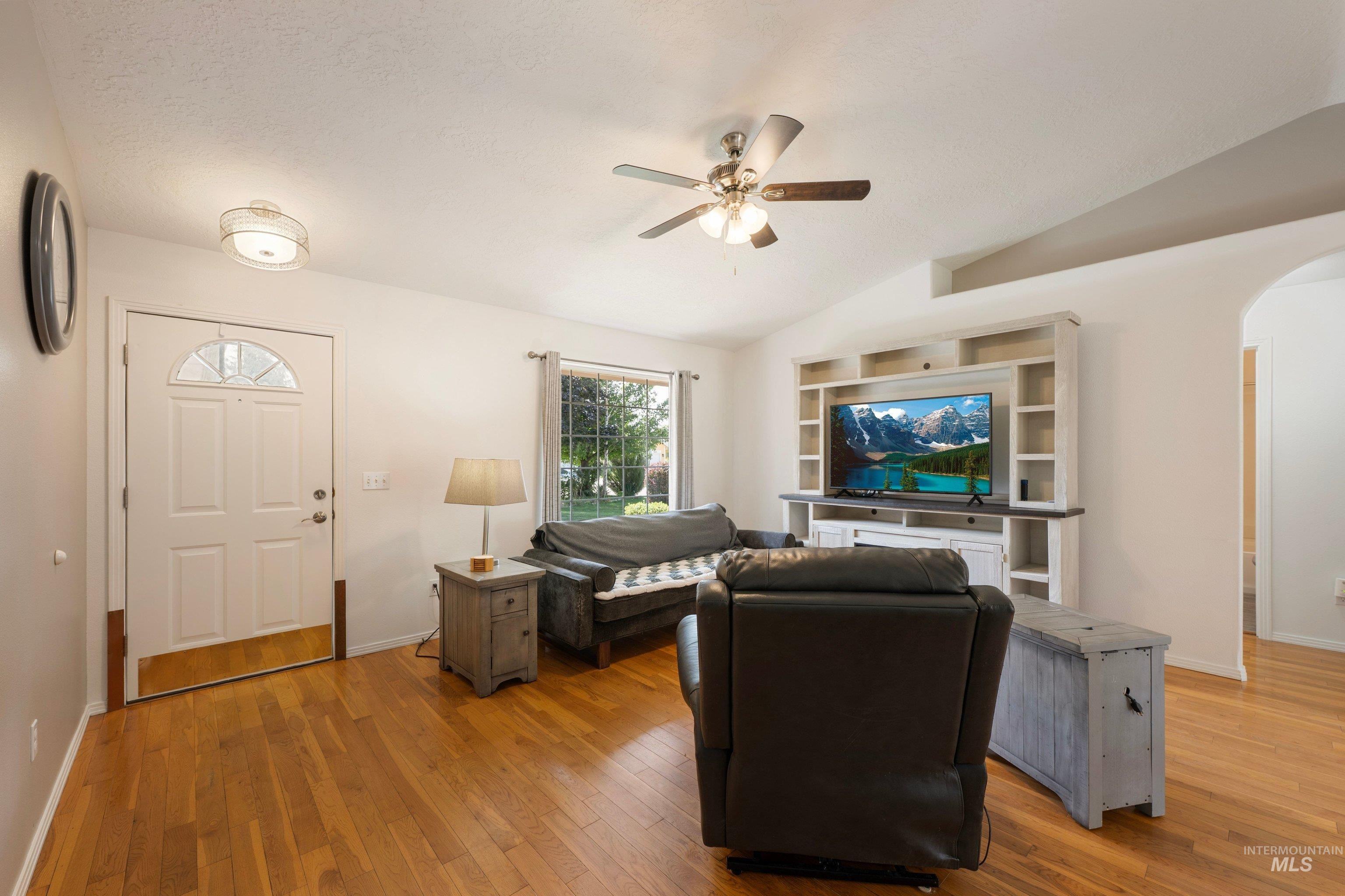 13664 W Meadowdale Dr, Boise, Idaho 83713, 3 Bedrooms, 2 Bathrooms, Residential For Sale, Price $434,900, 98999824