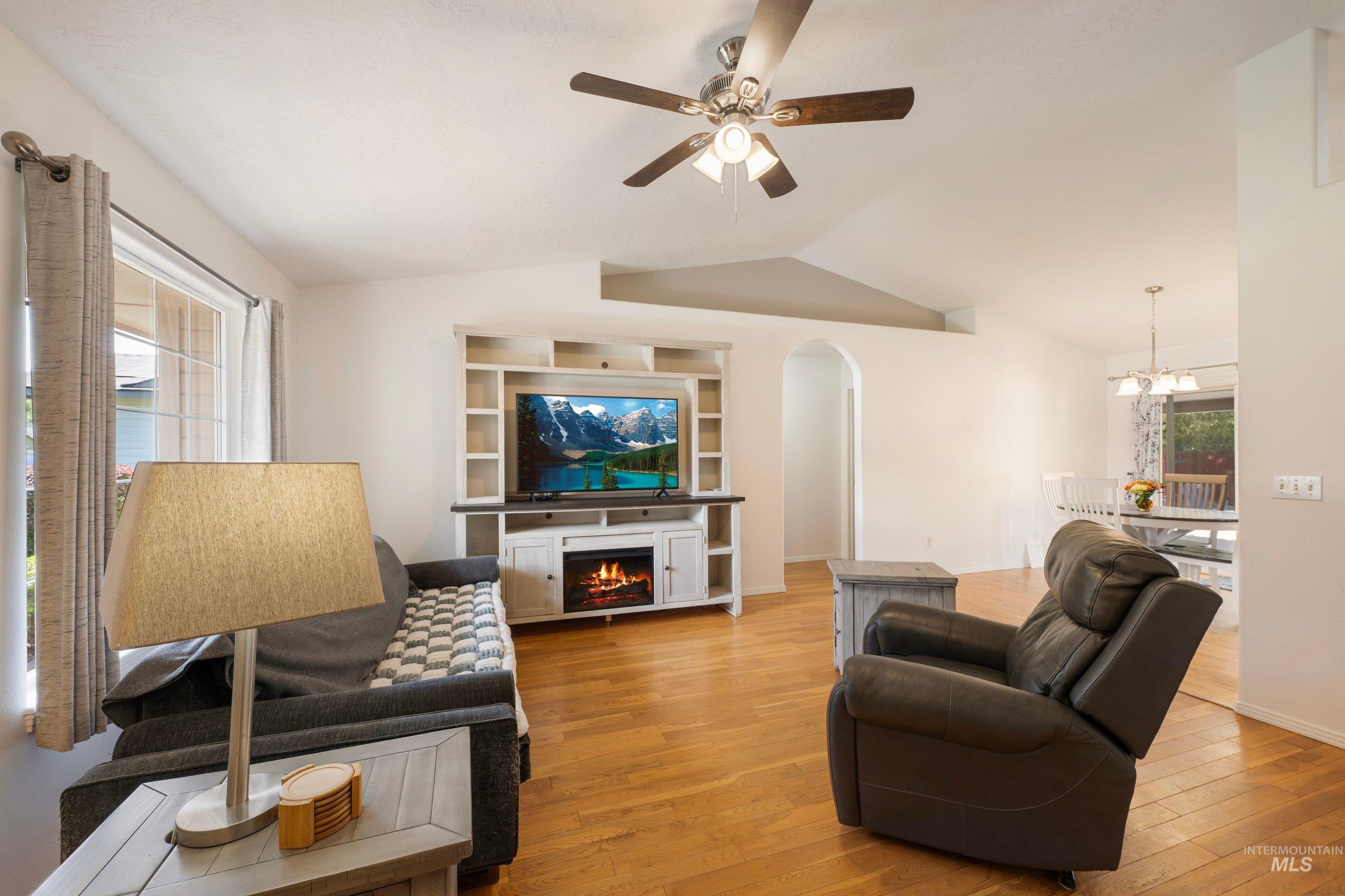 13664 W Meadowdale Dr, Boise, Idaho 83713, 3 Bedrooms, 2 Bathrooms, Residential For Sale, Price $434,900, 98999824