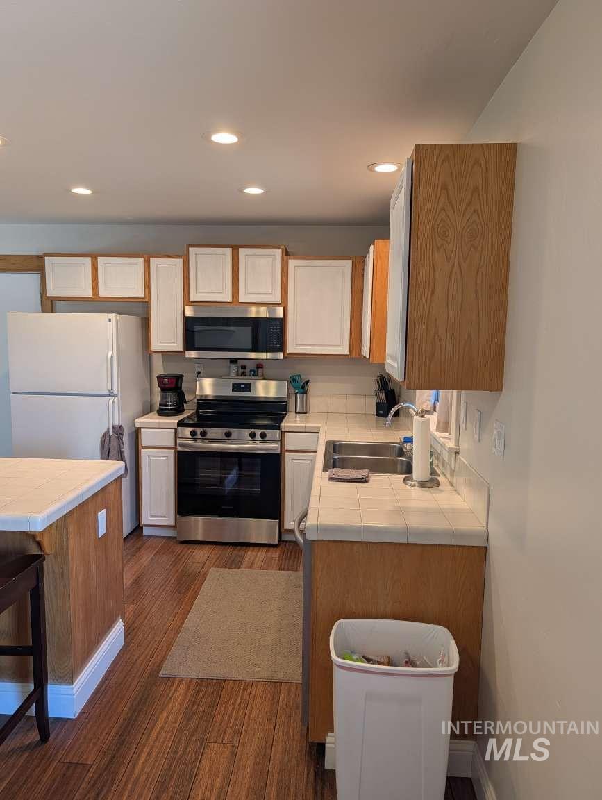 933 Baldwin Ln, Fairfield, Idaho 83327, 3 Bedrooms, 2 Bathrooms, Residential For Sale, Price $375,000, 98999826