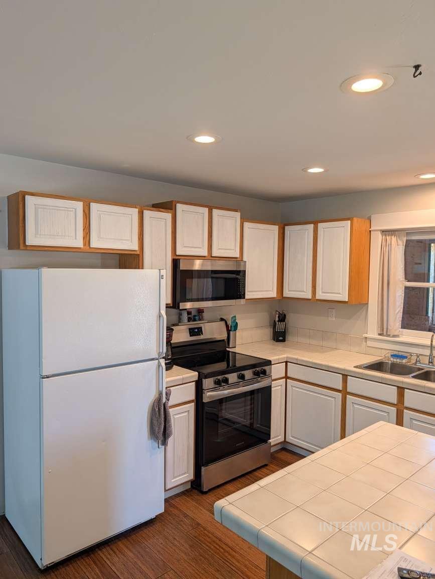 933 Baldwin Ln, Fairfield, Idaho 83327, 3 Bedrooms, 2 Bathrooms, Residential For Sale, Price $375,000, 98999826
