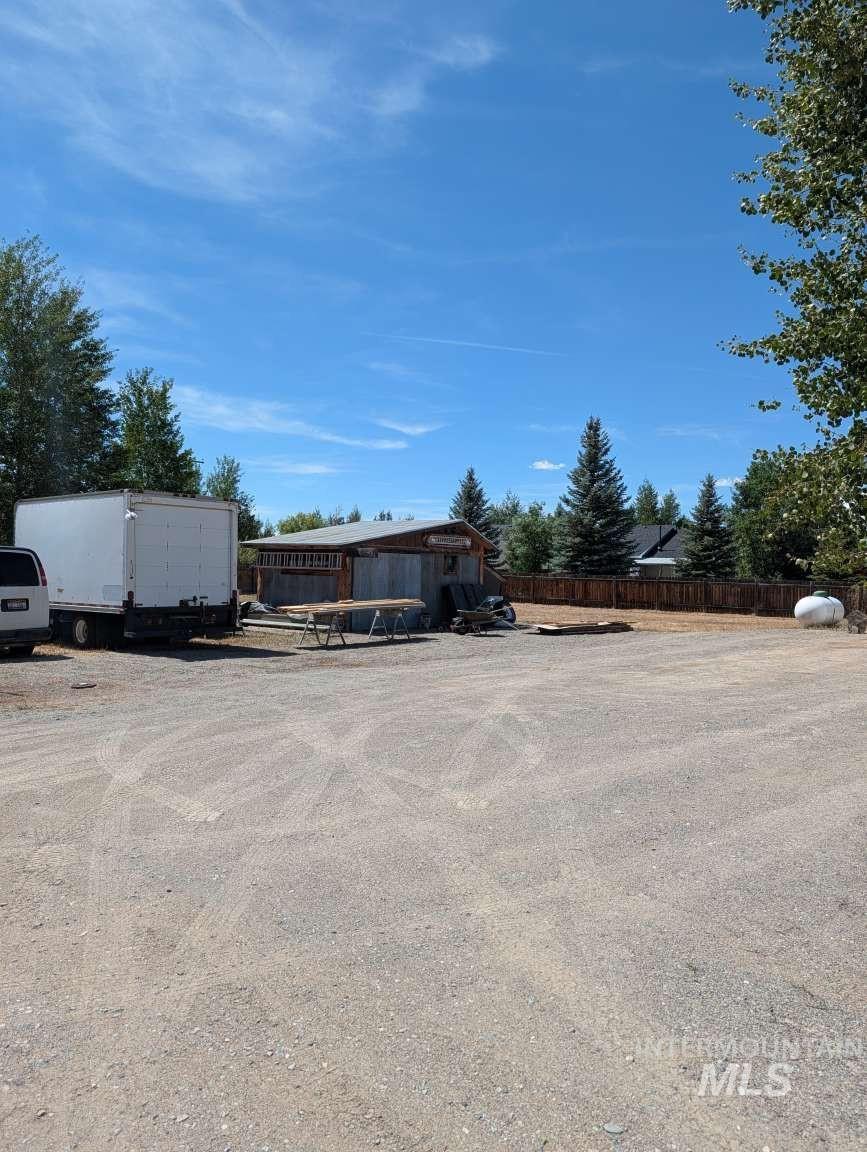 933 Baldwin Ln, Fairfield, Idaho 83327, 3 Bedrooms, 2 Bathrooms, Residential For Sale, Price $375,000, 98999826