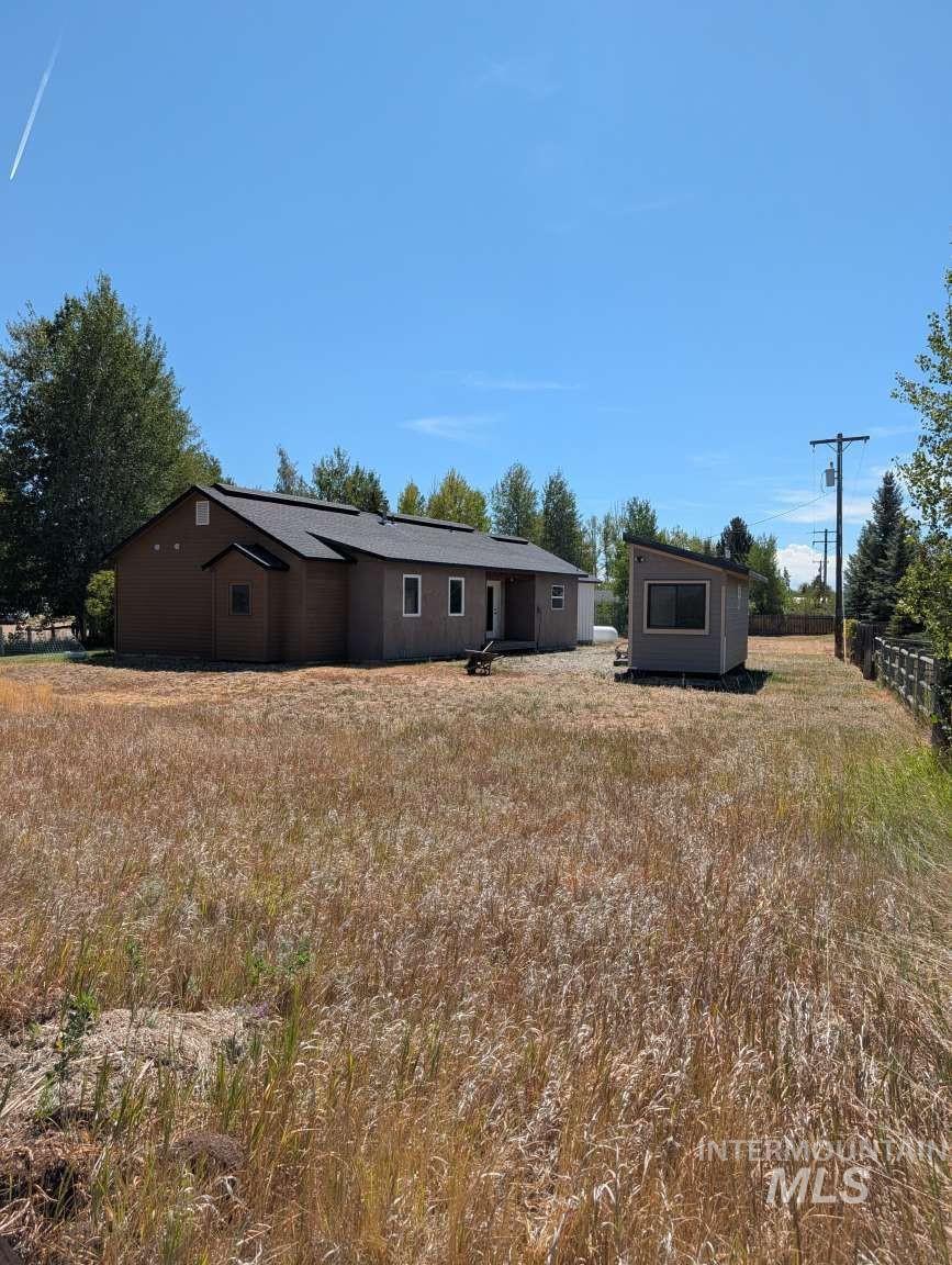 933 Baldwin Ln, Fairfield, Idaho 83327, 3 Bedrooms, 2 Bathrooms, Residential For Sale, Price $375,000, 98999826