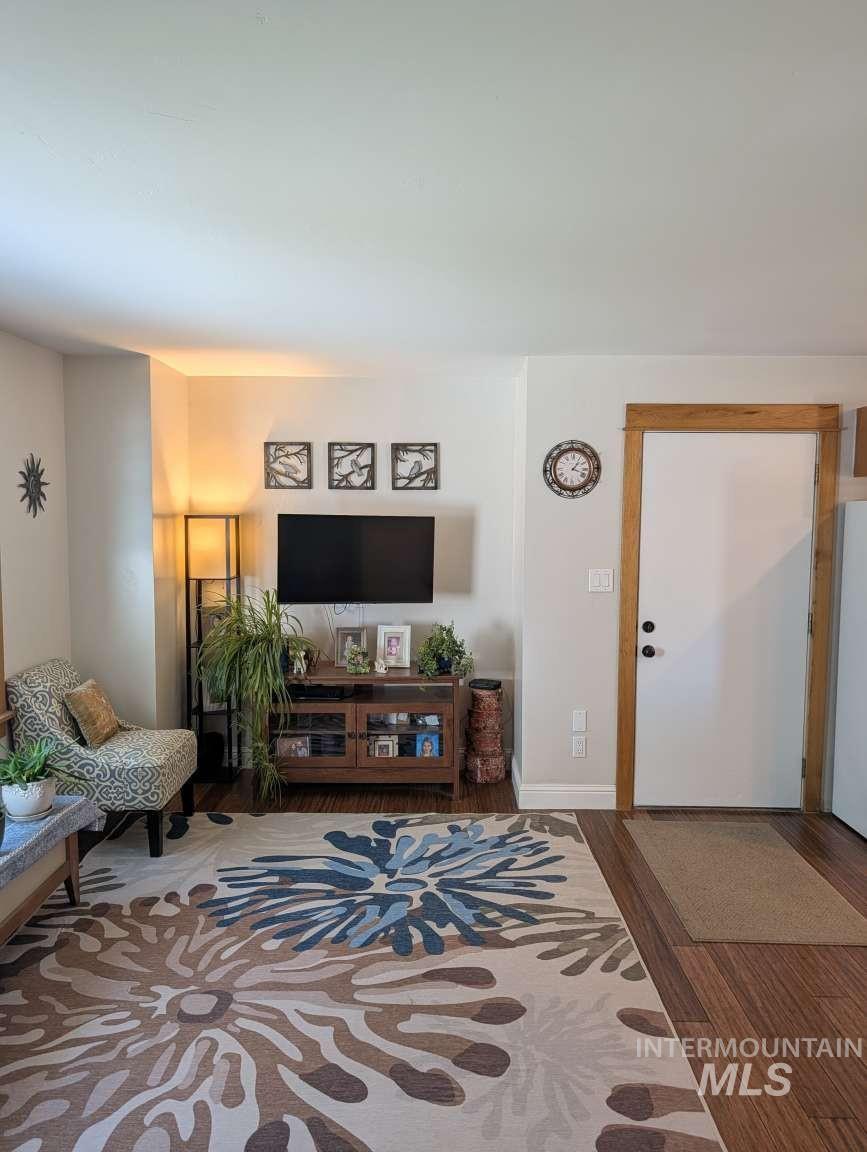 933 Baldwin Ln, Fairfield, Idaho 83327, 3 Bedrooms, 2 Bathrooms, Residential For Sale, Price $375,000, 98999826