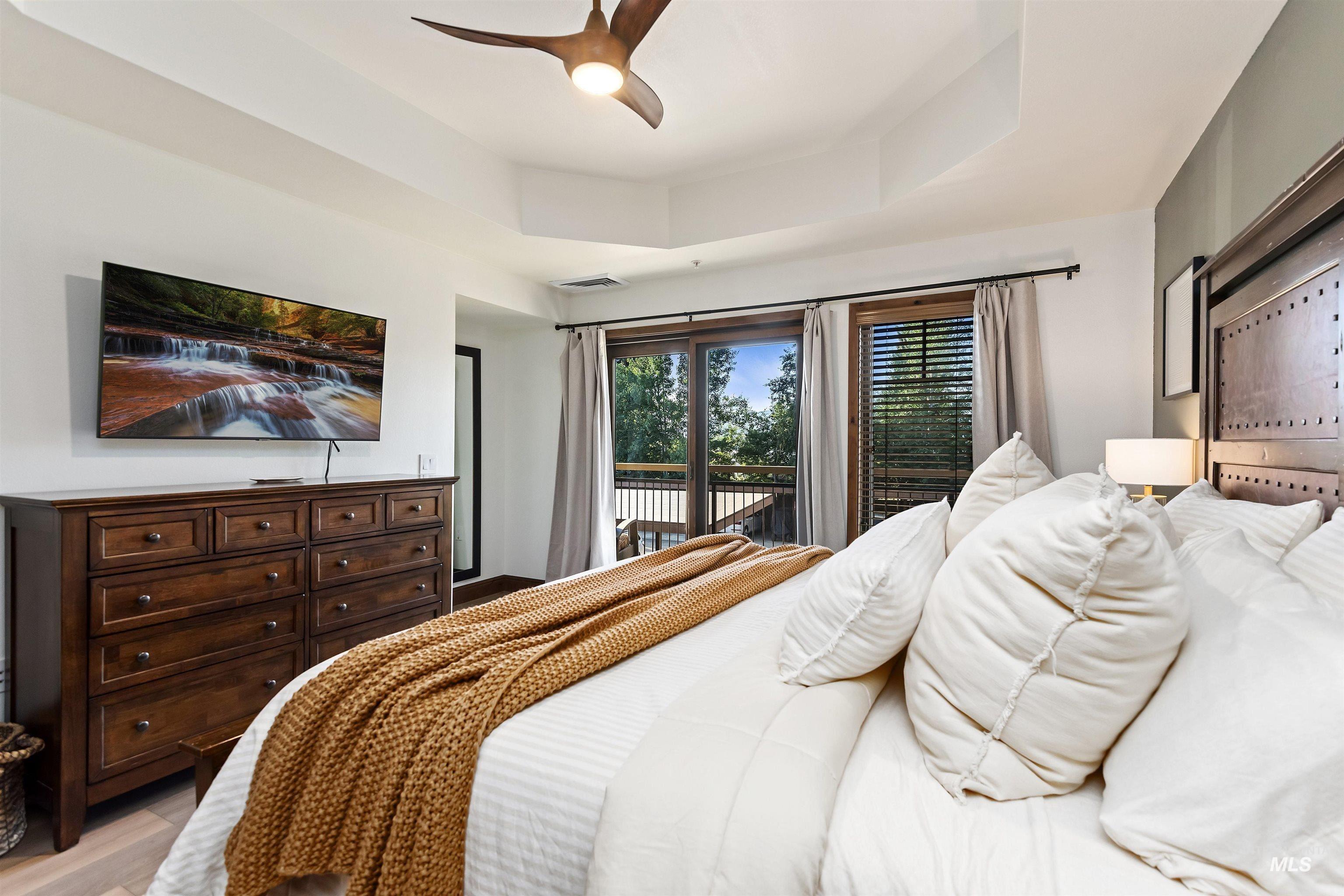 616 N 3rd St #207, McCall, Idaho 83638, 1 Bedroom, 1 Bathroom, Residential Income For Sale, Price $574,900,MLS 98999829
