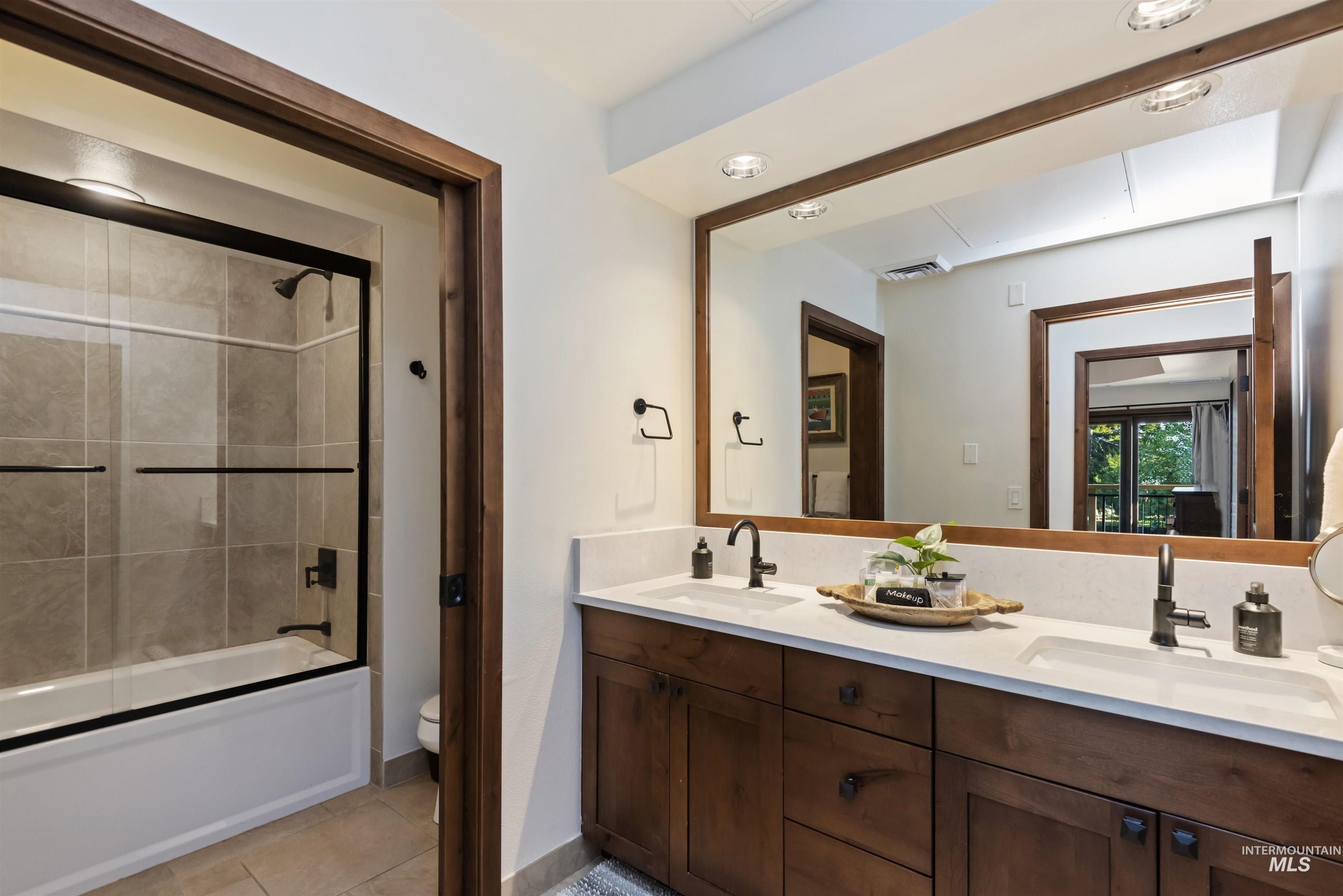 616 N 3rd St #207, McCall, Idaho 83638, 1 Bedroom, 1 Bathroom, Residential Income For Sale, Price $574,900,MLS 98999829