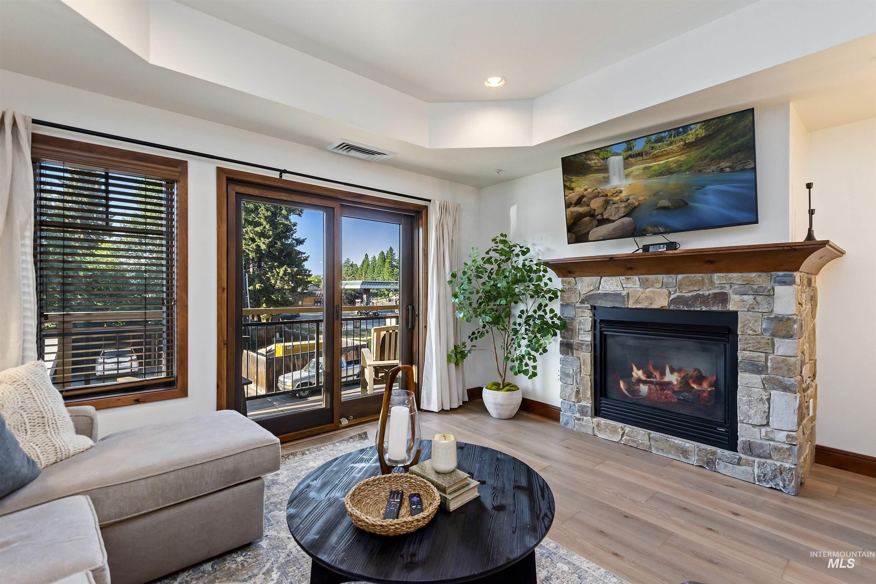 616 N 3rd St #207, McCall, Idaho 83638, 1 Bedroom, 1 Bathroom, Residential Income For Sale, Price $574,900,MLS 98999829