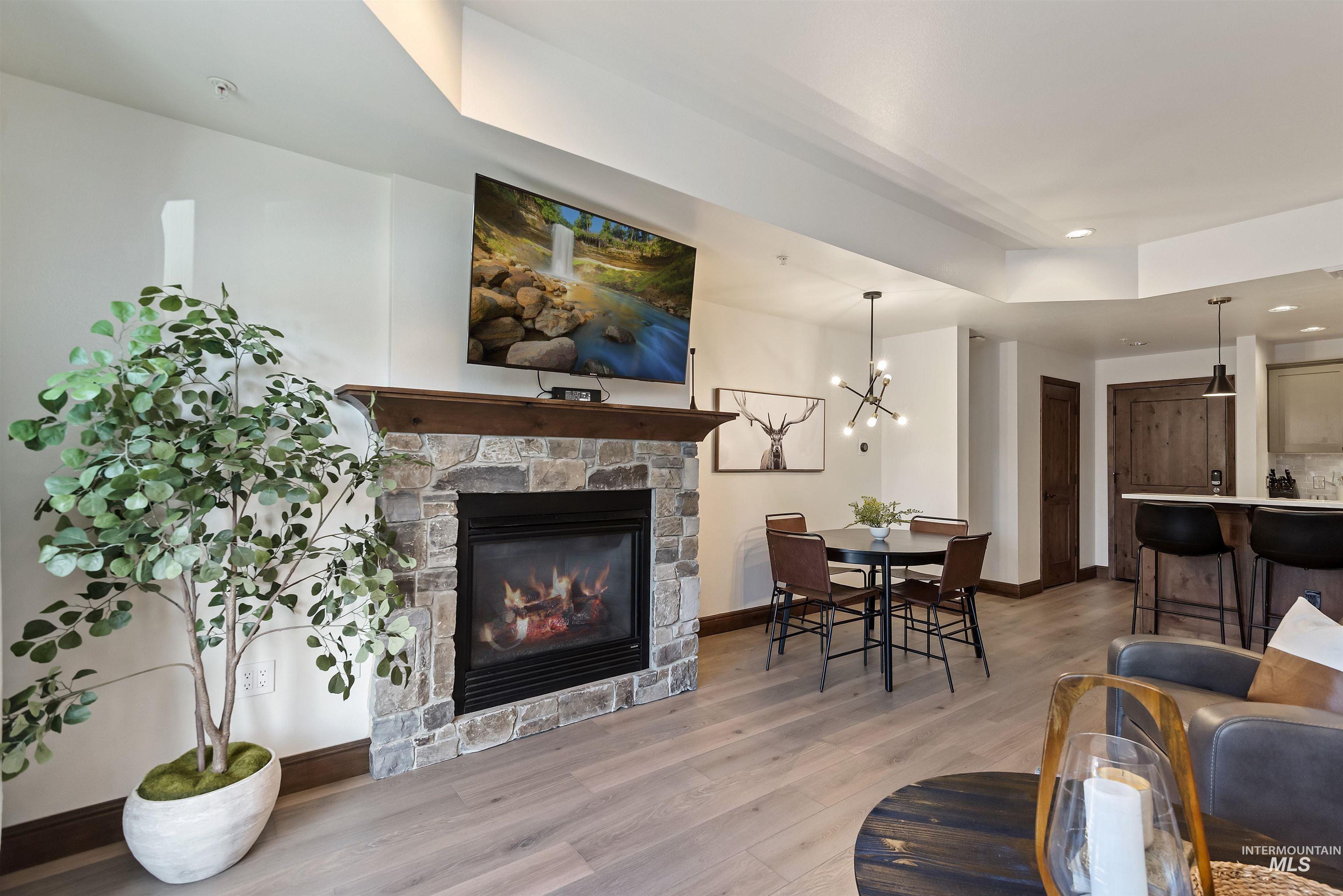 616 N 3rd St #207, McCall, Idaho 83638, 1 Bedroom, 1 Bathroom, Residential Income For Sale, Price $574,900,MLS 98999829