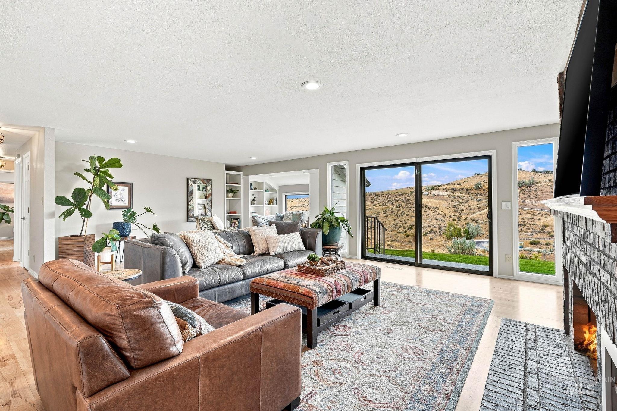 2256 E Table Rock Rd, Boise, Idaho 83712, 3 Bedrooms, 2.5 Bathrooms, Residential For Sale, Price $1,275,000, 98999834