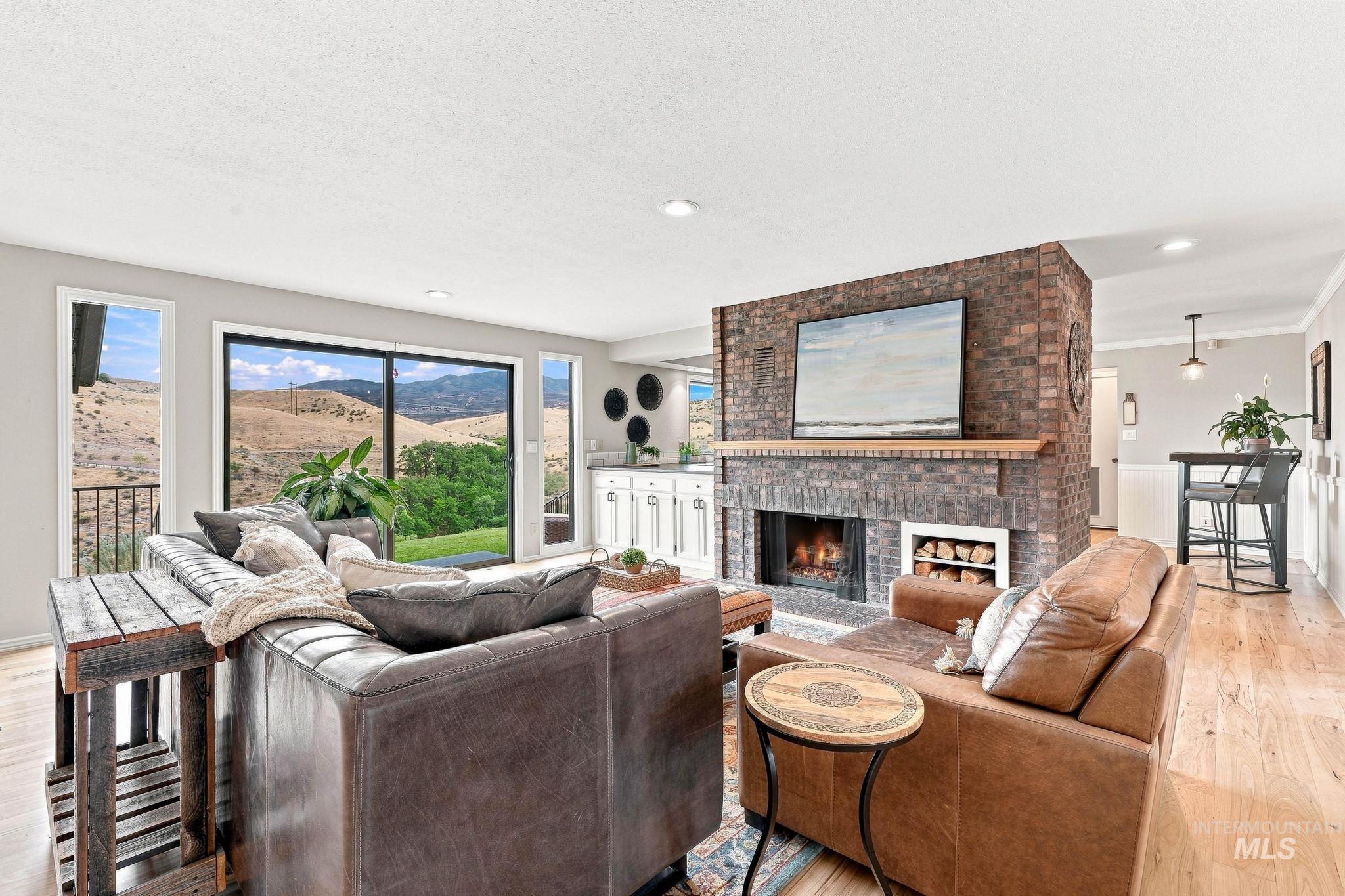 2256 E Table Rock Rd, Boise, Idaho 83712, 3 Bedrooms, 2.5 Bathrooms, Residential For Sale, Price $1,275,000, 98999834