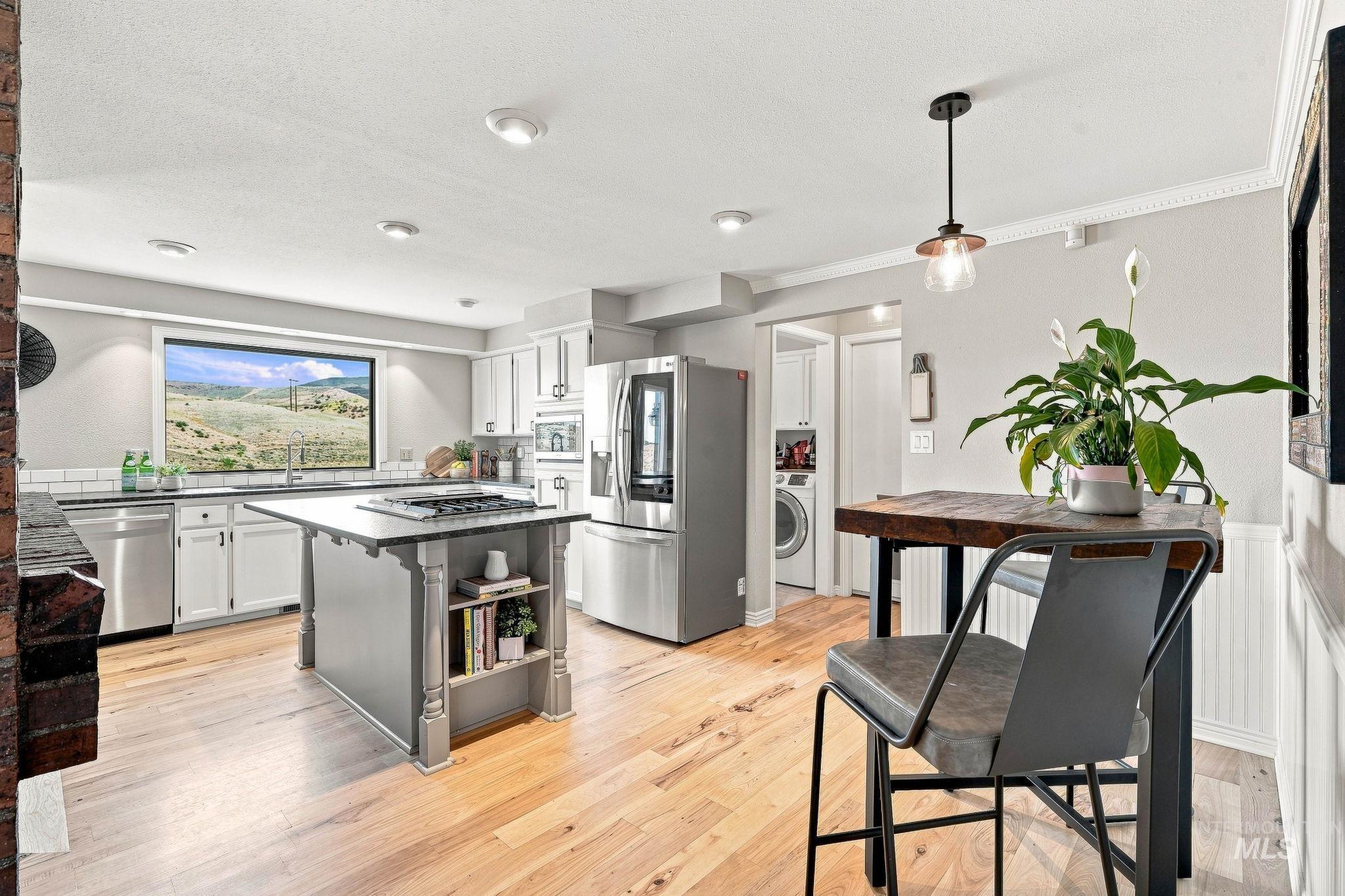 2256 E Table Rock Rd, Boise, Idaho 83712, 3 Bedrooms, 2.5 Bathrooms, Residential For Sale, Price $1,275,000, 98999834