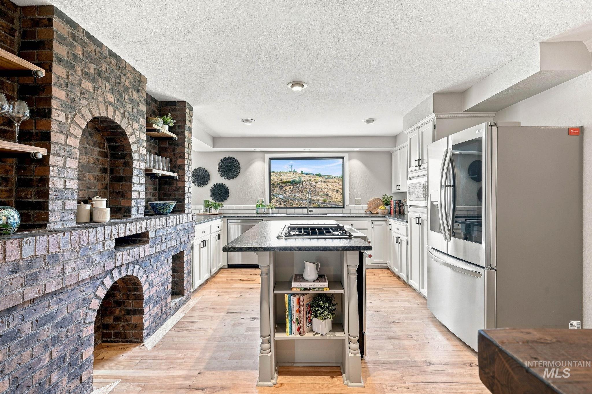 2256 E Table Rock Rd, Boise, Idaho 83712, 3 Bedrooms, 2.5 Bathrooms, Residential For Sale, Price $1,275,000, 98999834