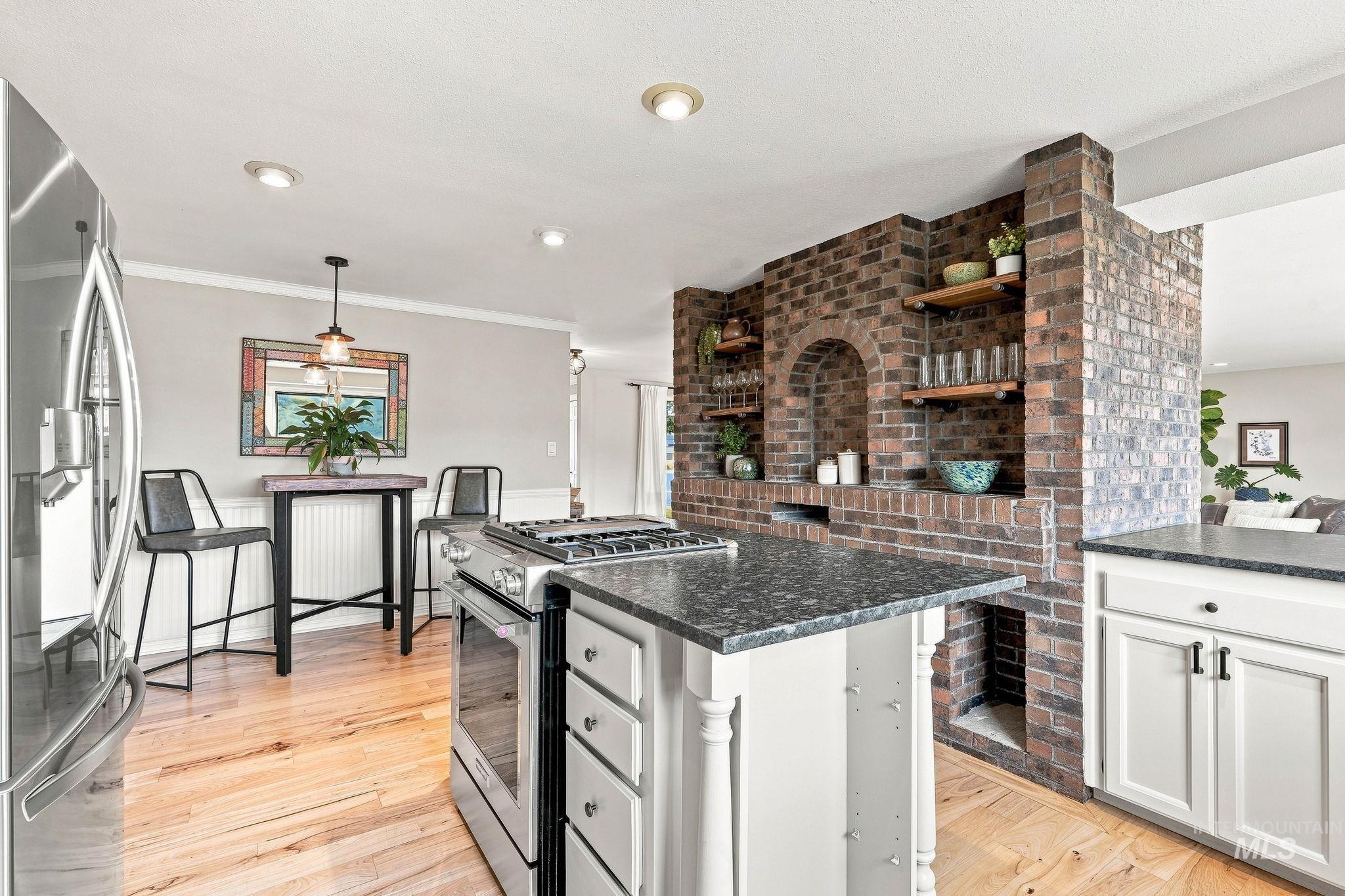 2256 E Table Rock Rd, Boise, Idaho 83712, 3 Bedrooms, 2.5 Bathrooms, Residential For Sale, Price $1,275,000, 98999834