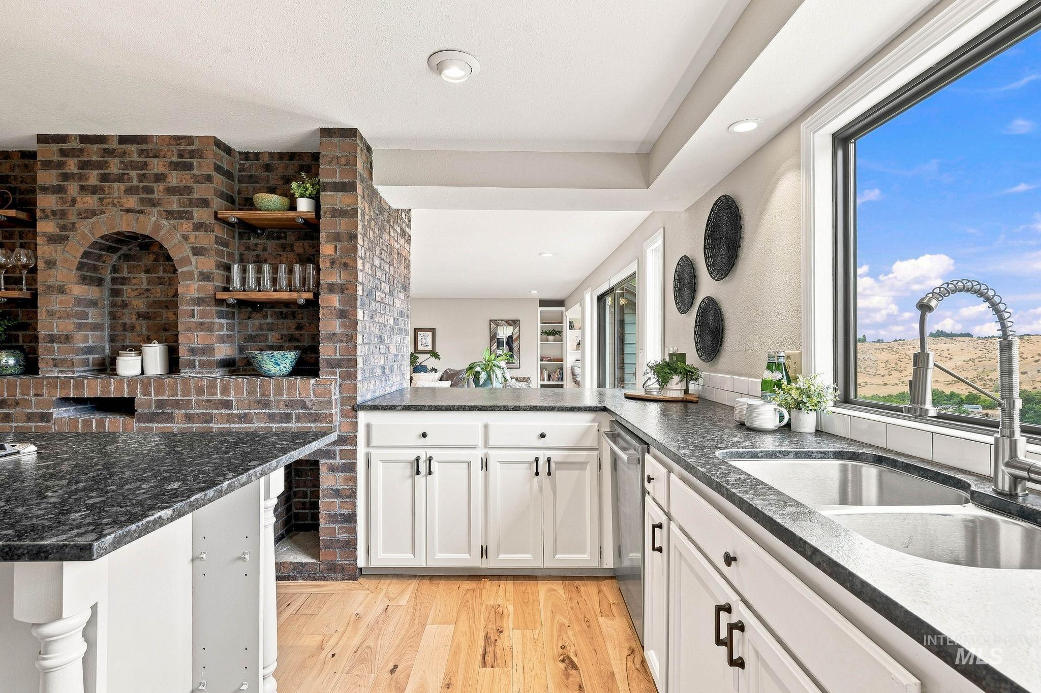 2256 E Table Rock Rd, Boise, Idaho 83712, 3 Bedrooms, 2.5 Bathrooms, Residential For Sale, Price $1,275,000, 98999834