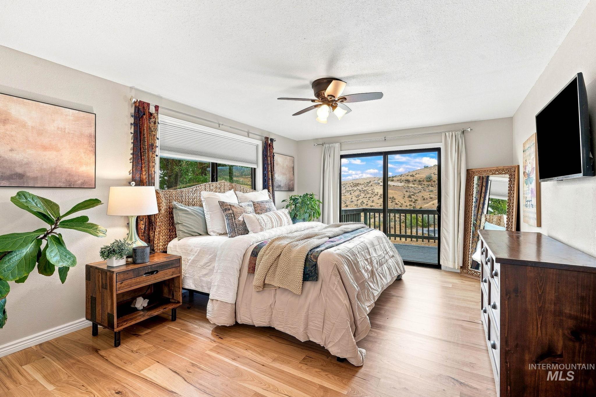 2256 E Table Rock Rd, Boise, Idaho 83712, 3 Bedrooms, 2.5 Bathrooms, Residential For Sale, Price $1,275,000, 98999834