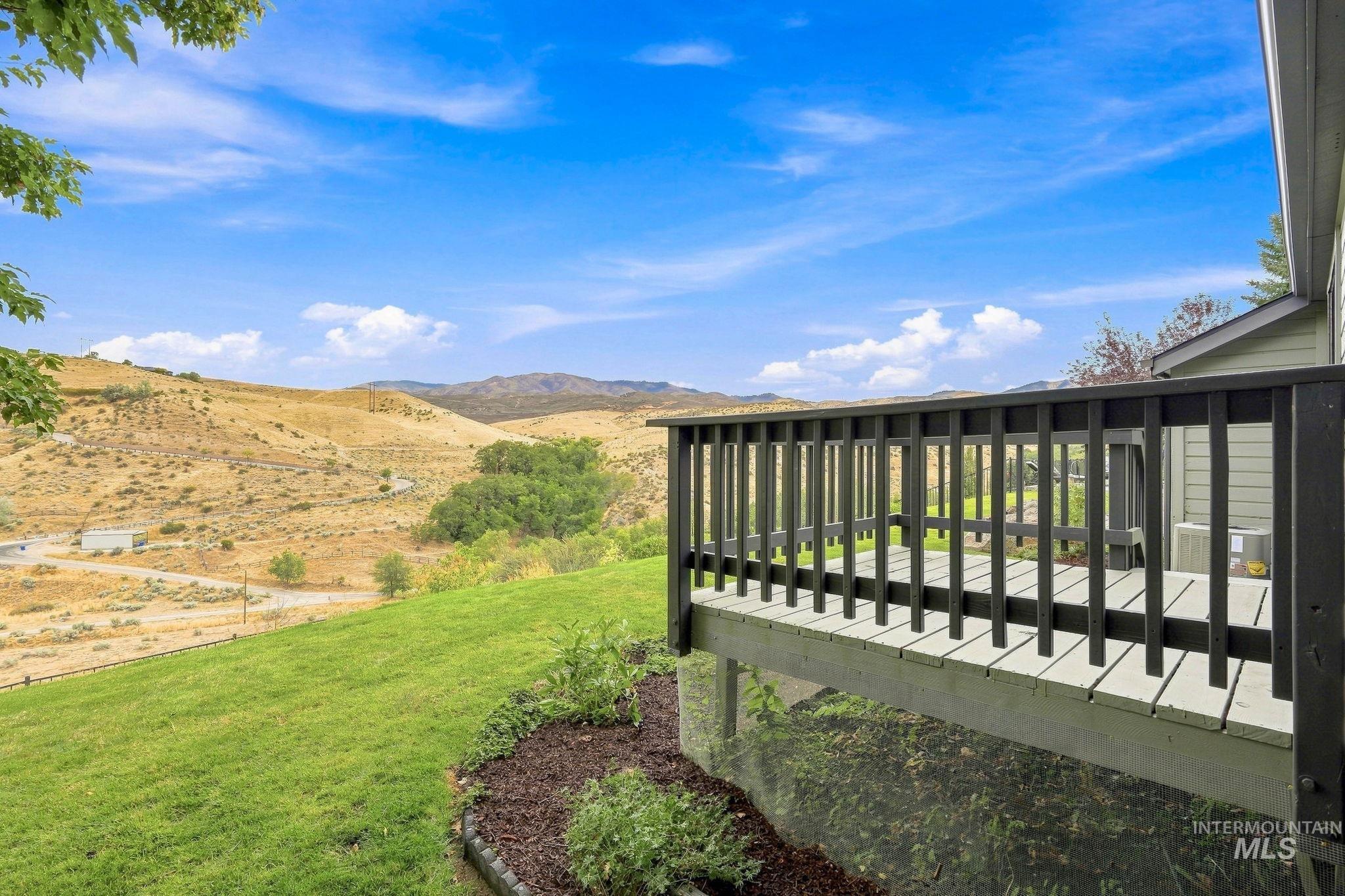 2256 E Table Rock Rd, Boise, Idaho 83712, 3 Bedrooms, 2.5 Bathrooms, Residential For Sale, Price $1,275,000, 98999834