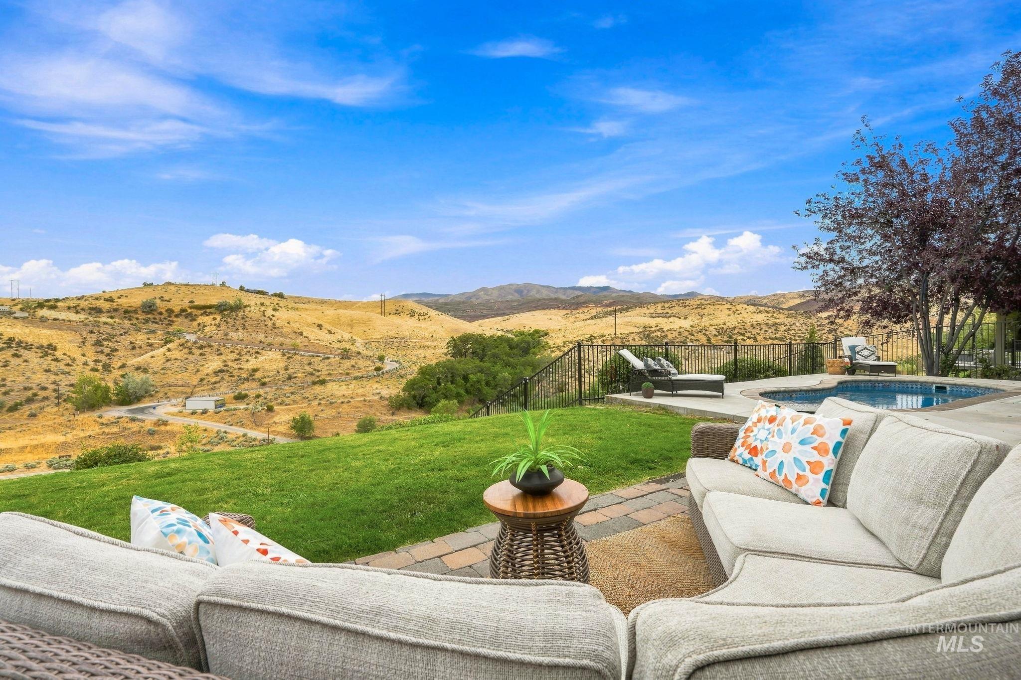 2256 E Table Rock Rd, Boise, Idaho 83712, 3 Bedrooms, 2.5 Bathrooms, Residential For Sale, Price $1,275,000, 98999834