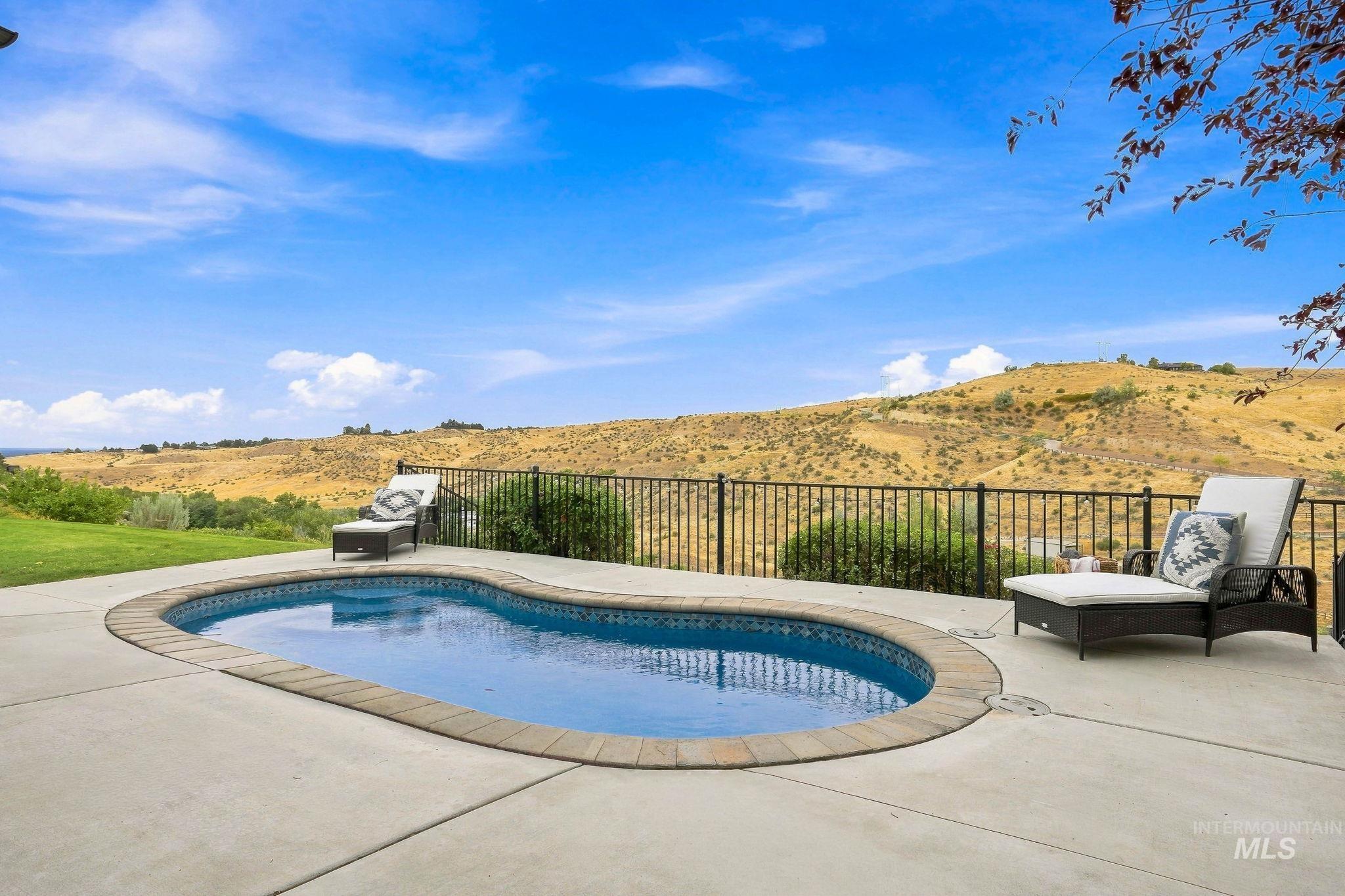 2256 E Table Rock Rd, Boise, Idaho 83712, 3 Bedrooms, 2.5 Bathrooms, Residential For Sale, Price $1,275,000, 98999834