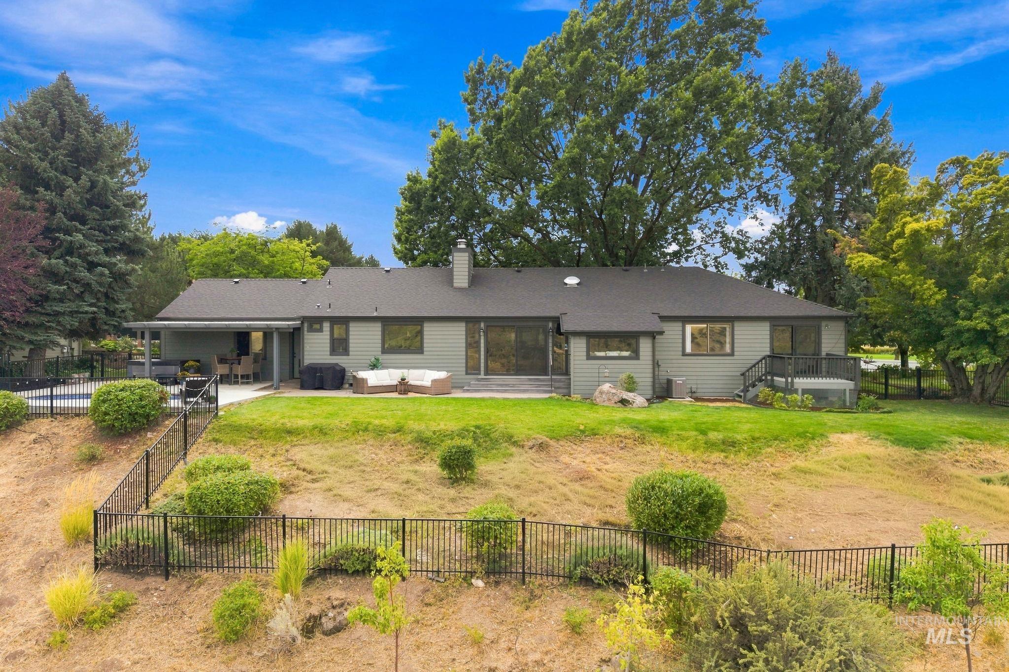 2256 E Table Rock Rd, Boise, Idaho 83712, 3 Bedrooms, 2.5 Bathrooms, Residential For Sale, Price $1,275,000, 98999834