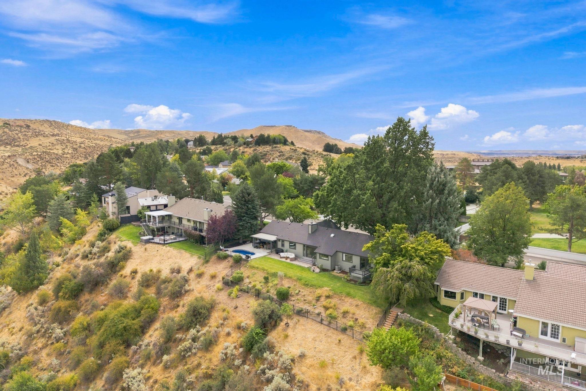 2256 E Table Rock Rd, Boise, Idaho 83712, 3 Bedrooms, 2.5 Bathrooms, Residential For Sale, Price $1,275,000, 98999834