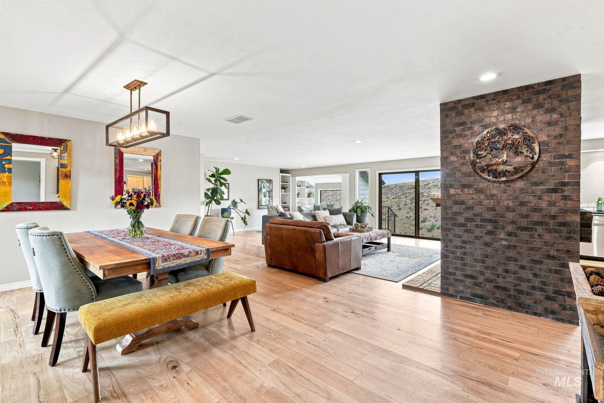 2256 E Table Rock Rd, Boise, Idaho 83712, 3 Bedrooms, 2.5 Bathrooms, Residential For Sale, Price $1,275,000, 98999834