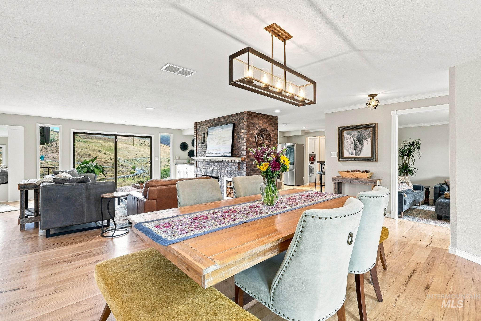 2256 E Table Rock Rd, Boise, Idaho 83712, 3 Bedrooms, 2.5 Bathrooms, Residential For Sale, Price $1,275,000, 98999834
