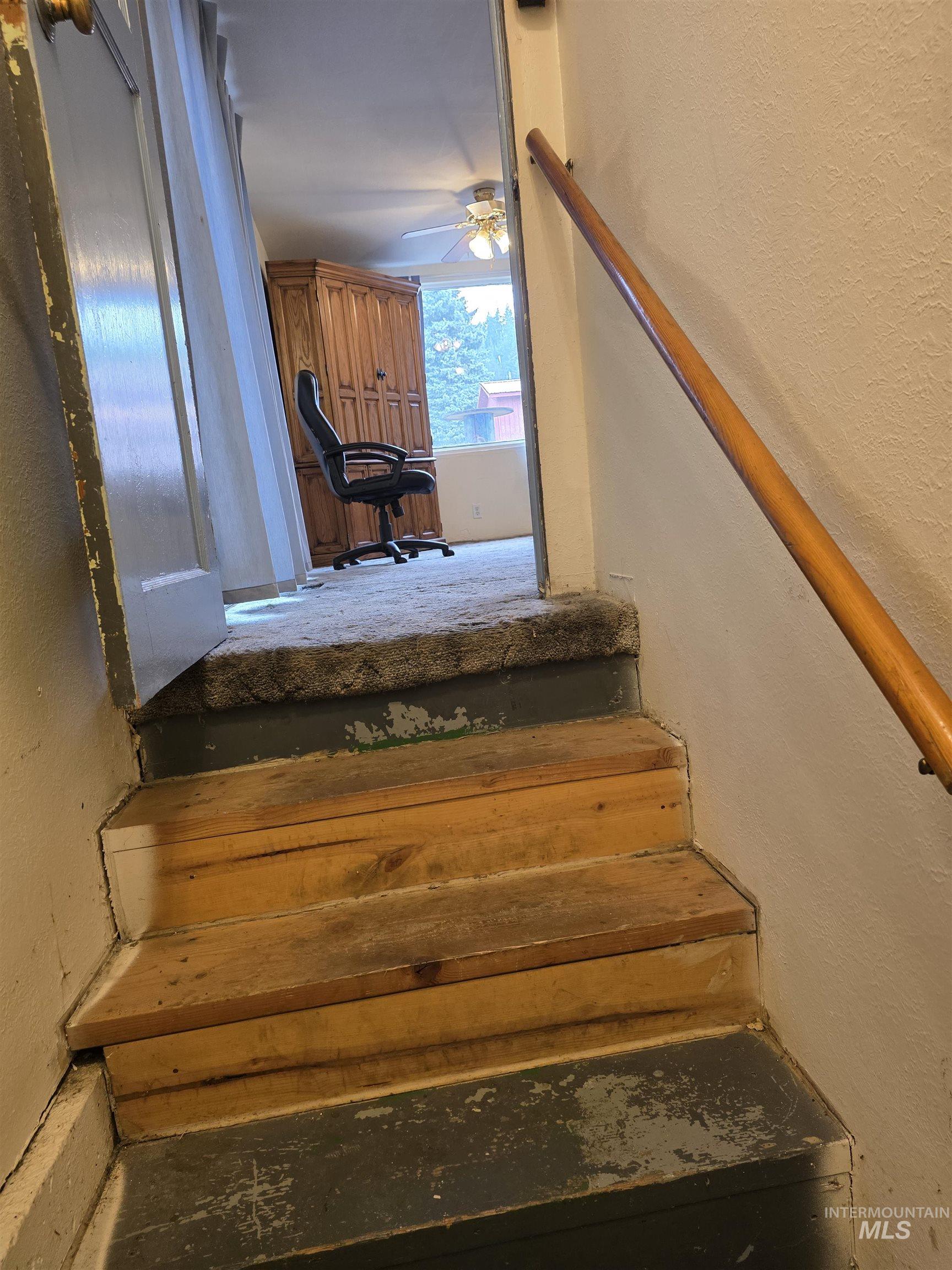 204 Clearwater, Orofino, Idaho 83544, 2 Bedrooms, 1 Bathroom, Residential Income For Sale, Price $205,000, 98999837