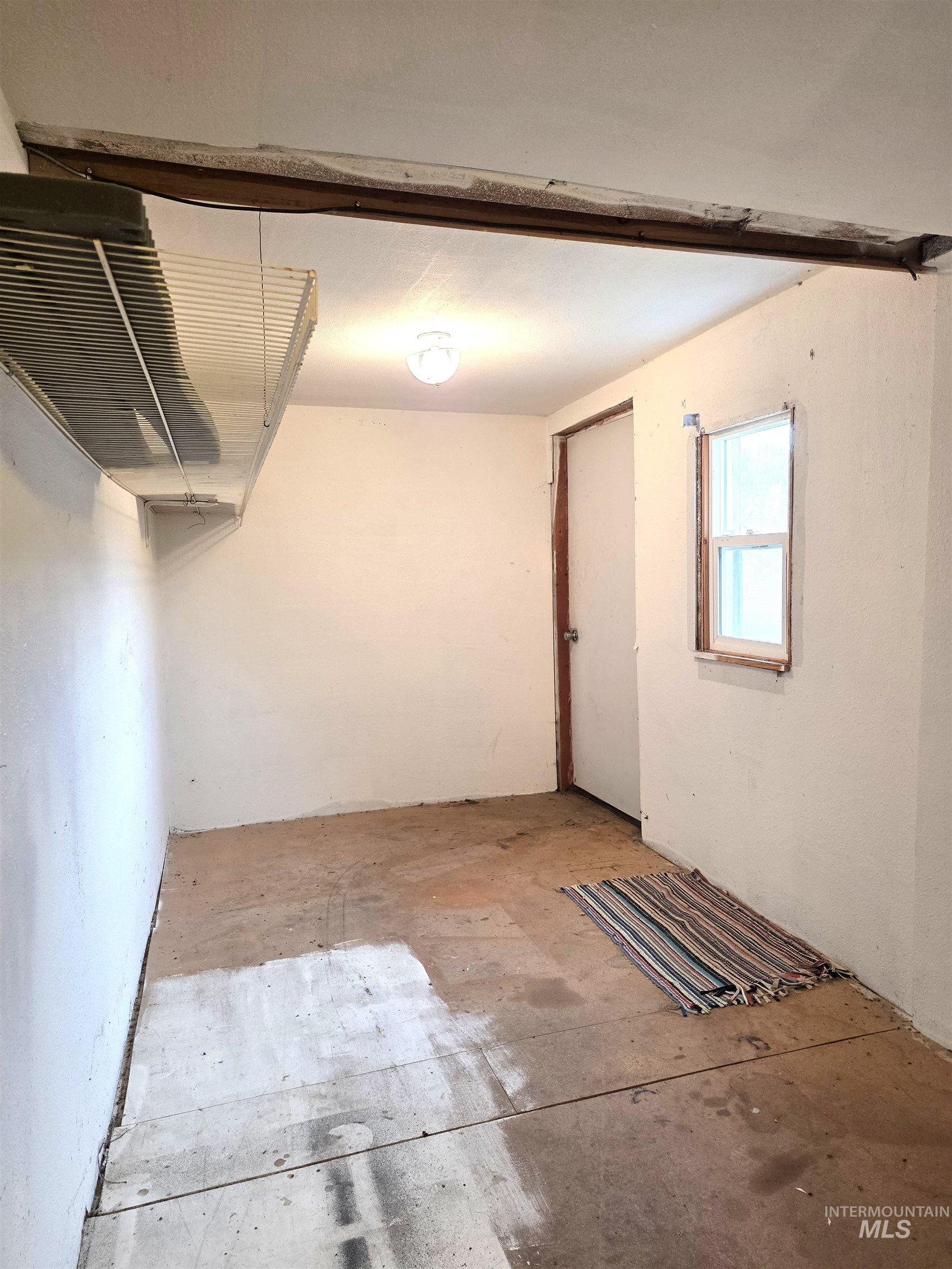 204 Clearwater, Orofino, Idaho 83544, 2 Bedrooms, 1 Bathroom, Residential Income For Sale, Price $205,000, 98999837