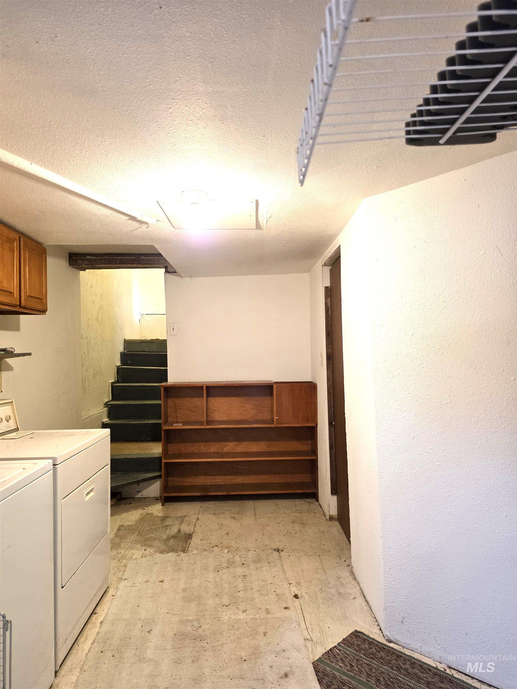 204 Clearwater, Orofino, Idaho 83544, 2 Bedrooms, 1 Bathroom, Residential Income For Sale, Price $205,000, 98999837