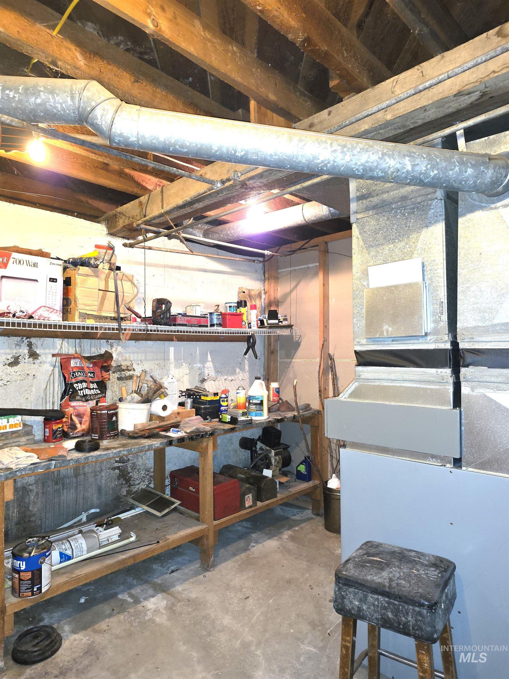 204 Clearwater, Orofino, Idaho 83544, 2 Bedrooms, 1 Bathroom, Residential Income For Sale, Price $205,000, 98999837