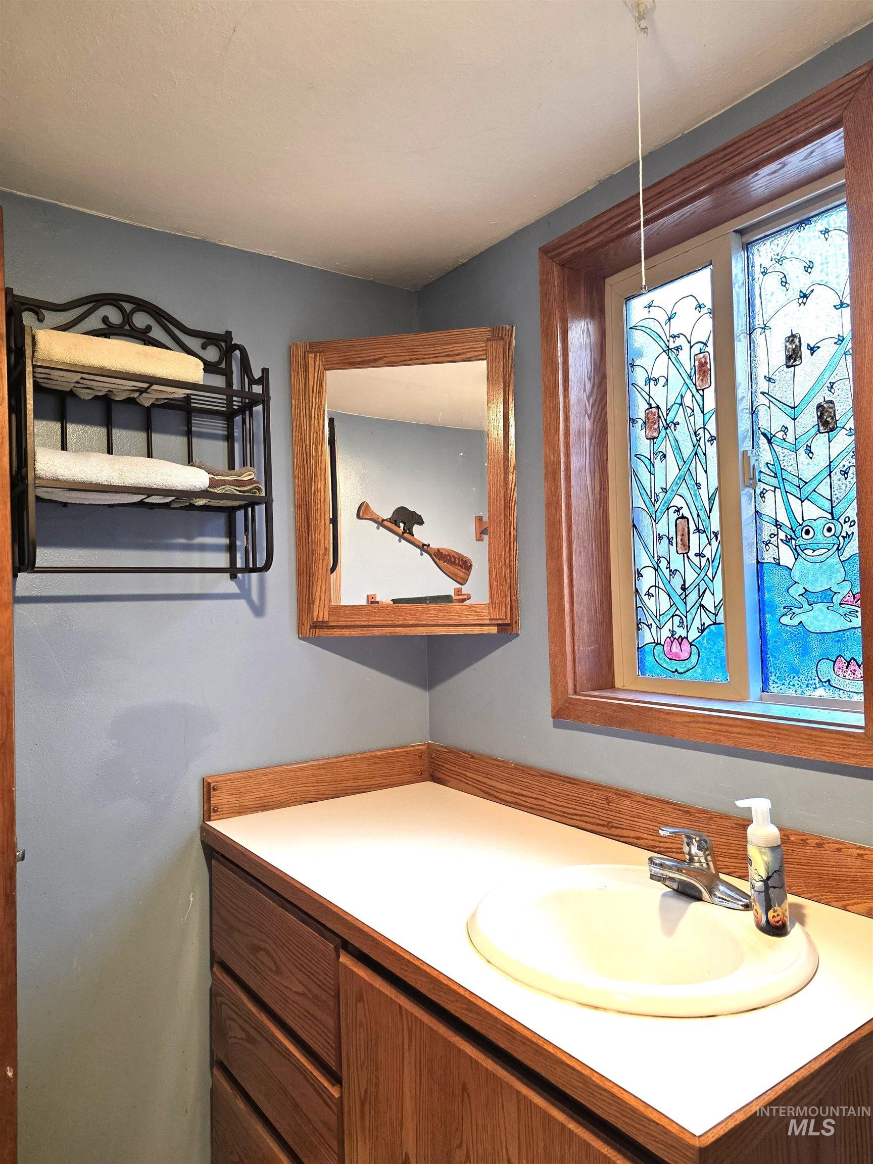 204 Clearwater, Orofino, Idaho 83544, 2 Bedrooms, 1 Bathroom, Residential Income For Sale, Price $205,000, 98999837