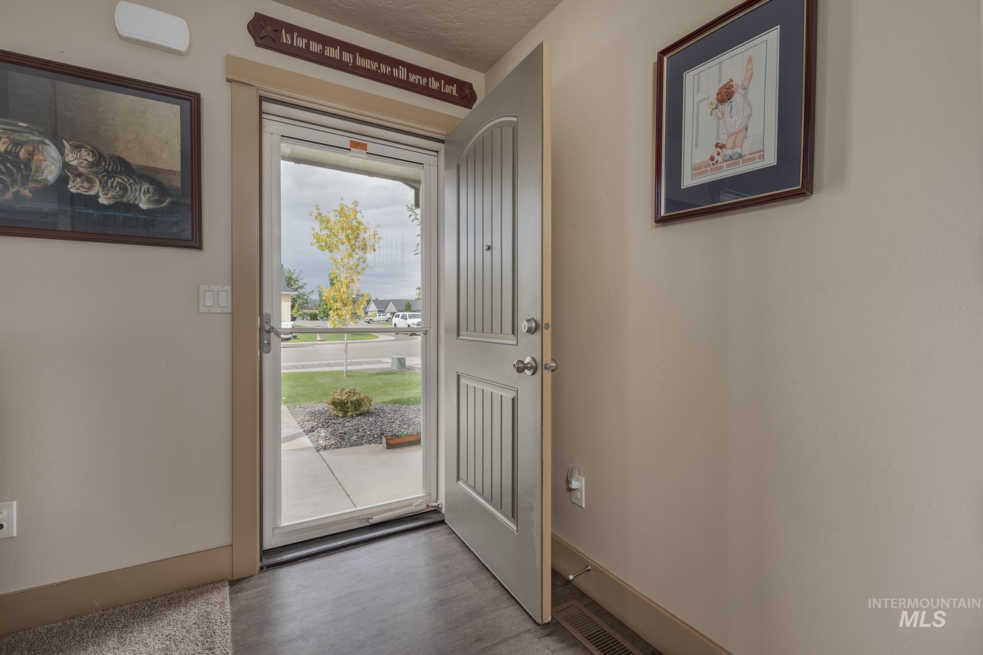 1037 W Butterfield, Weiser, Idaho 83672, 3 Bedrooms, 2 Bathrooms, Residential For Sale, Price $338,000, 98999843