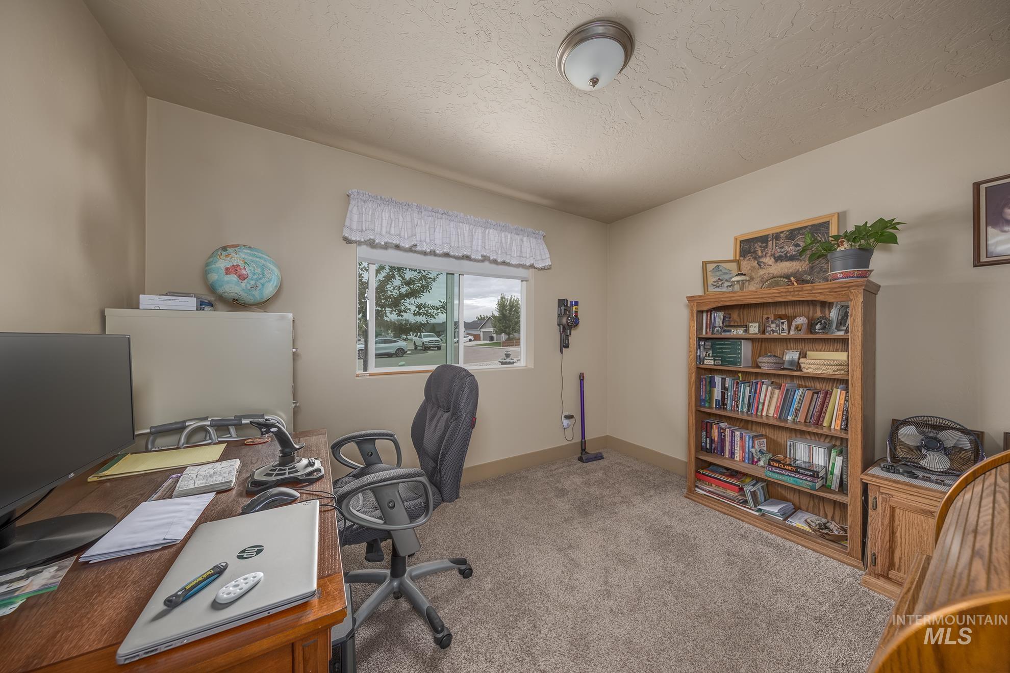 1037 W Butterfield, Weiser, Idaho 83672, 3 Bedrooms, 2 Bathrooms, Residential For Sale, Price $338,000, 98999843